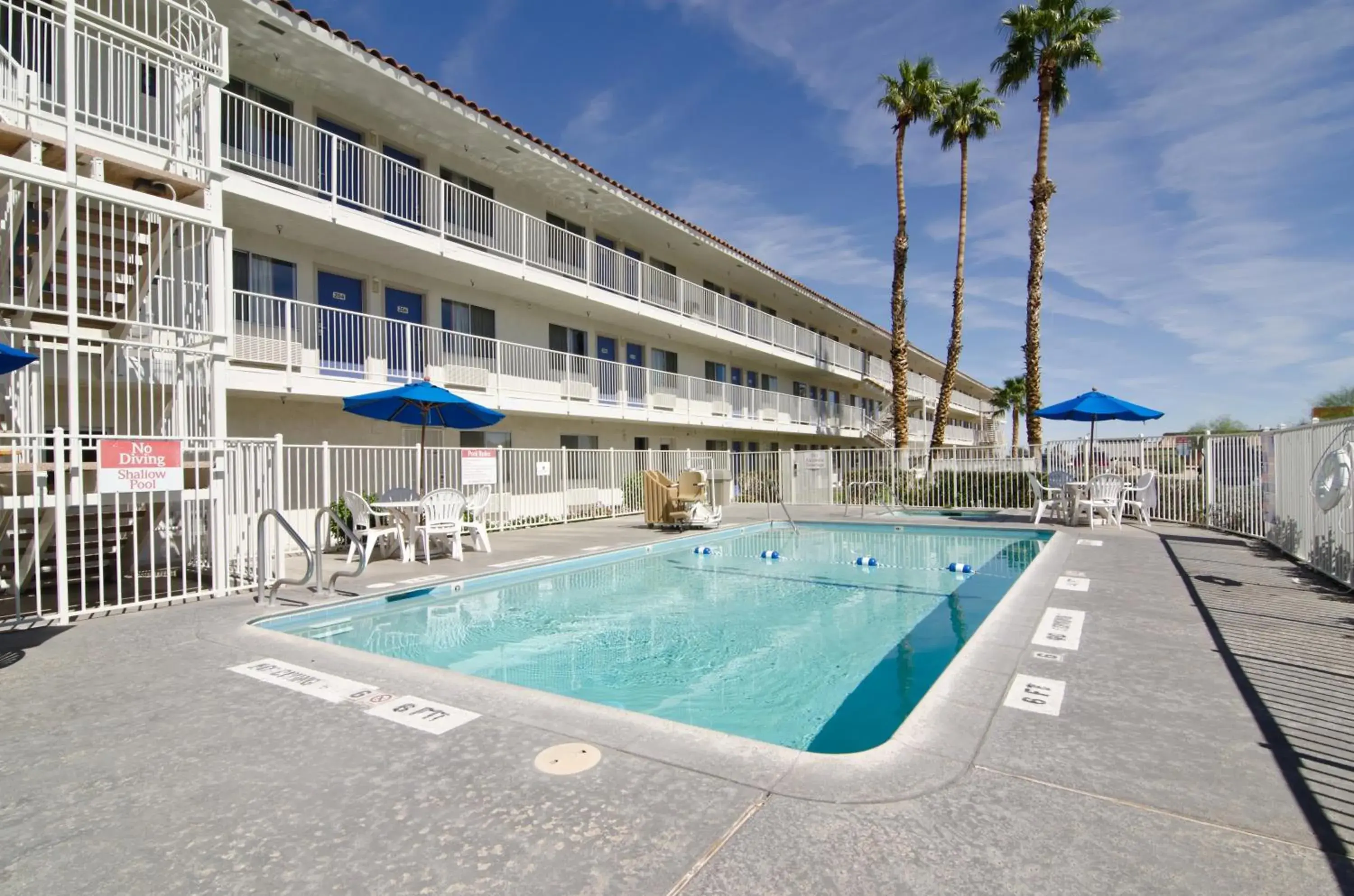 Swimming pool in Motel 6-Twentynine Palms, CA Swimming pool in Motel 6-Twentynine Palms, CA
