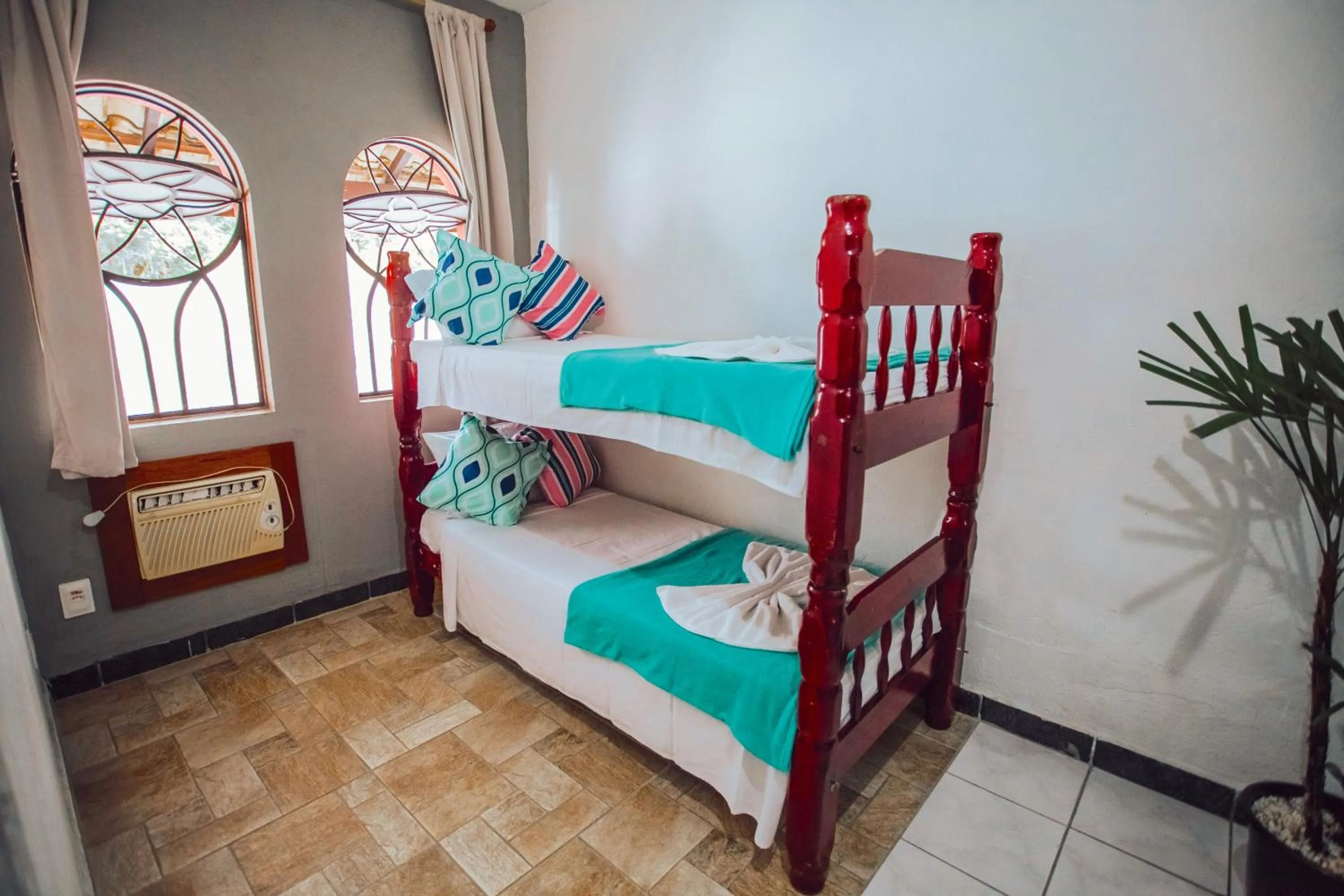 bunk bed, Bed in Pousada Chale Suísso