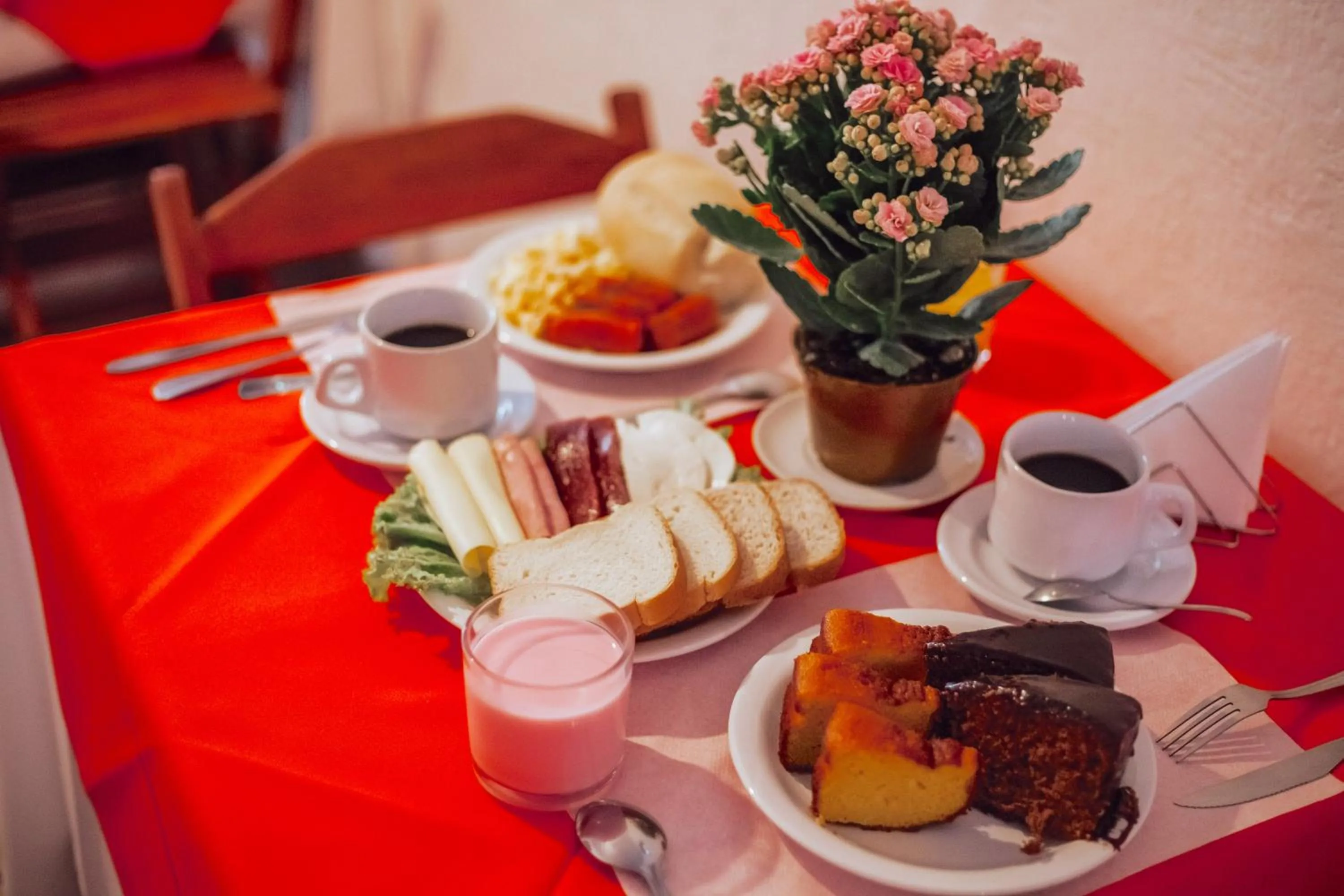 Breakfast in Pousada Chale Suísso