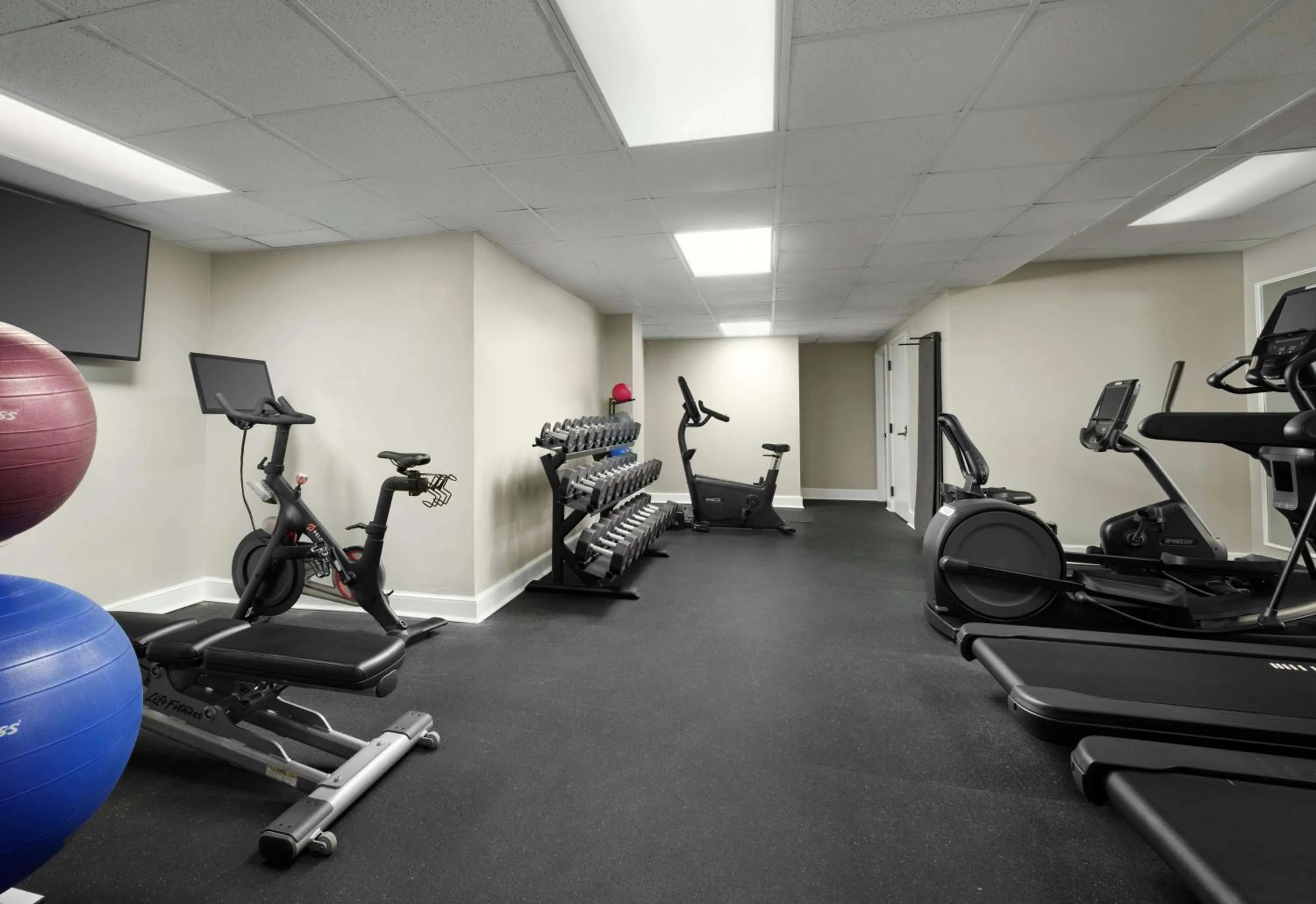 Fitness centre/facilities in Hotel Phillips Kansas City, Curio Collection By Hilton
