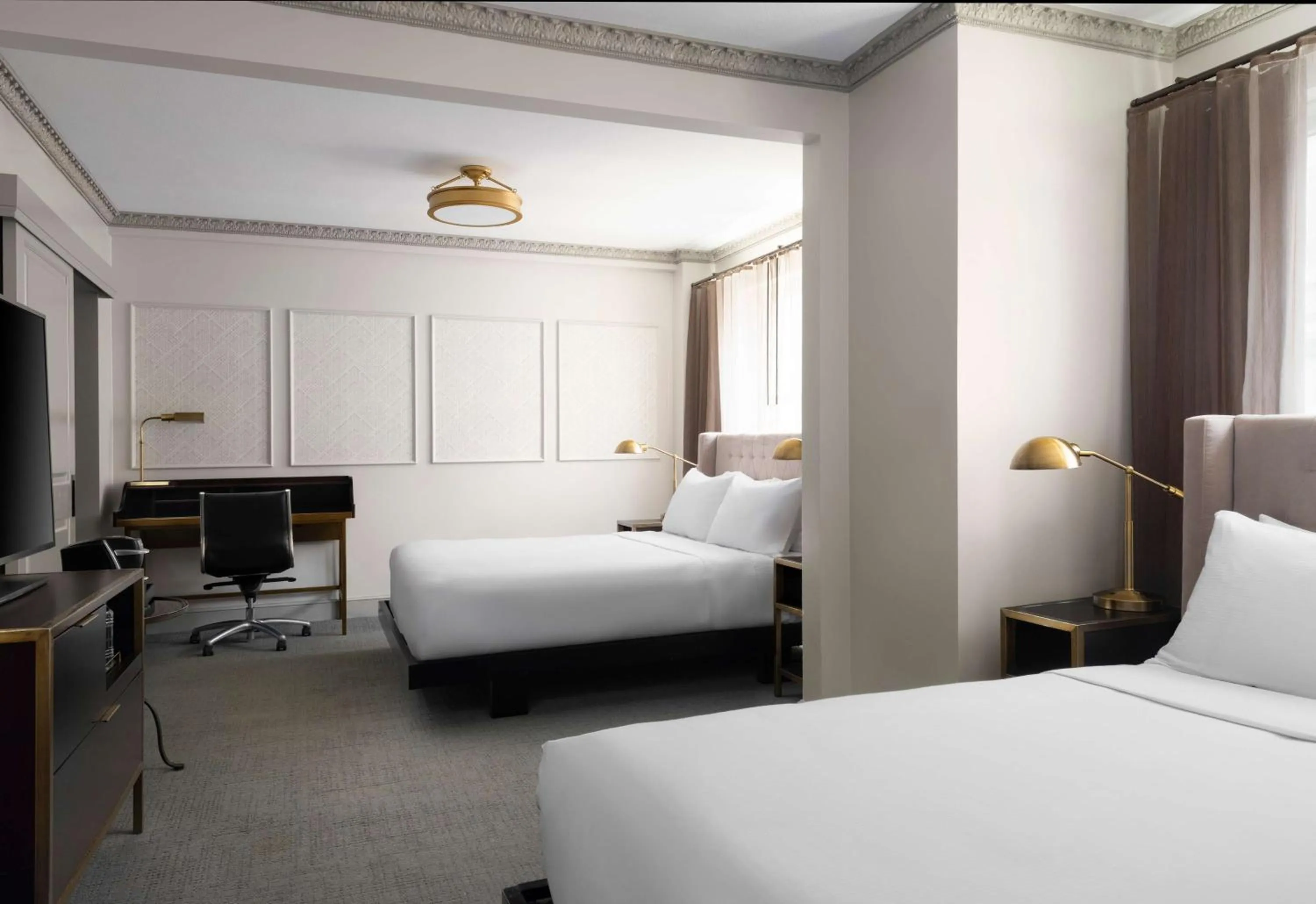 Bedroom, Bed in Hotel Phillips Kansas City, Curio Collection By Hilton