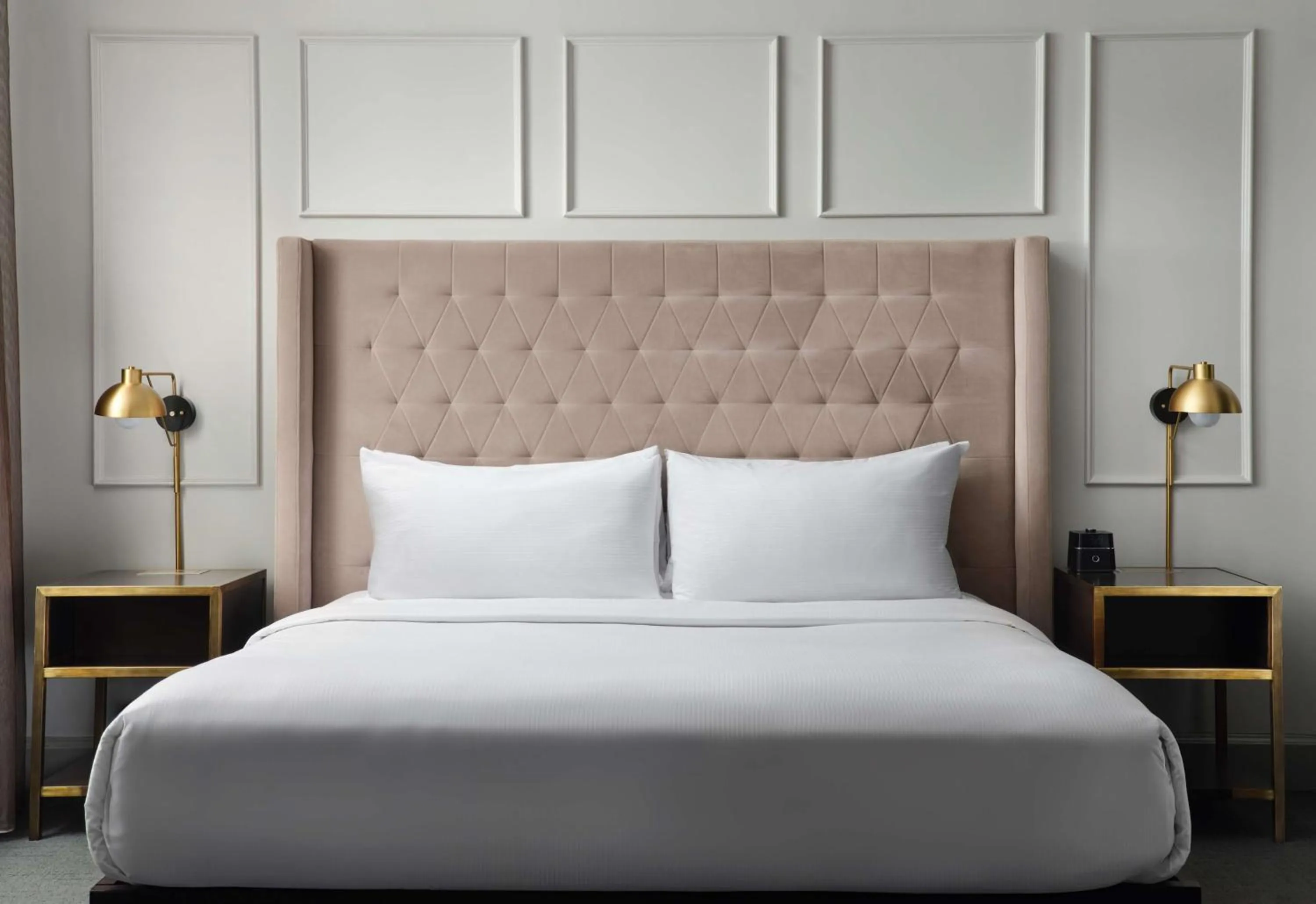 Bed in Hotel Phillips Kansas City, Curio Collection By Hilton