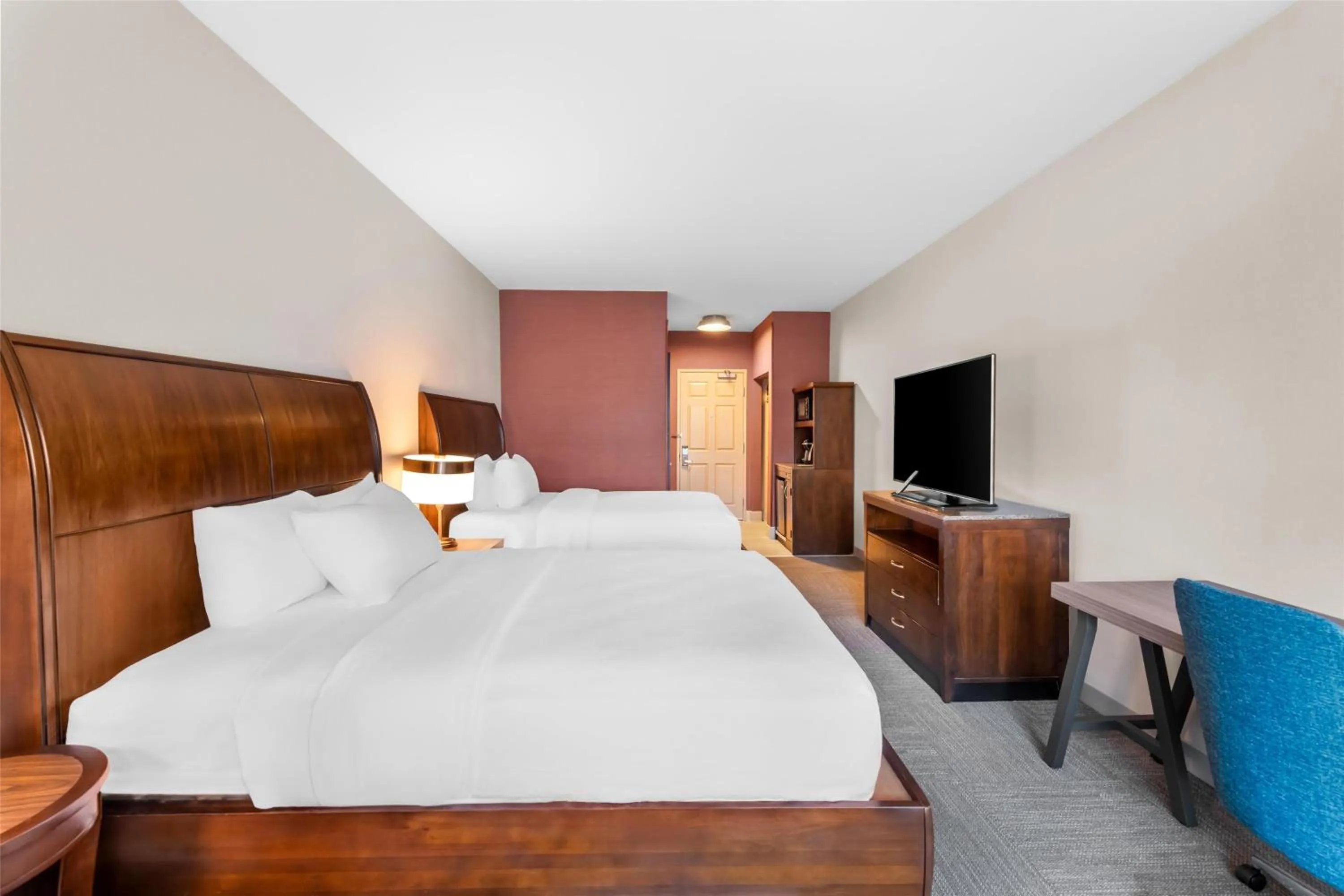 Bed in Hilton Garden Inn Overland Park