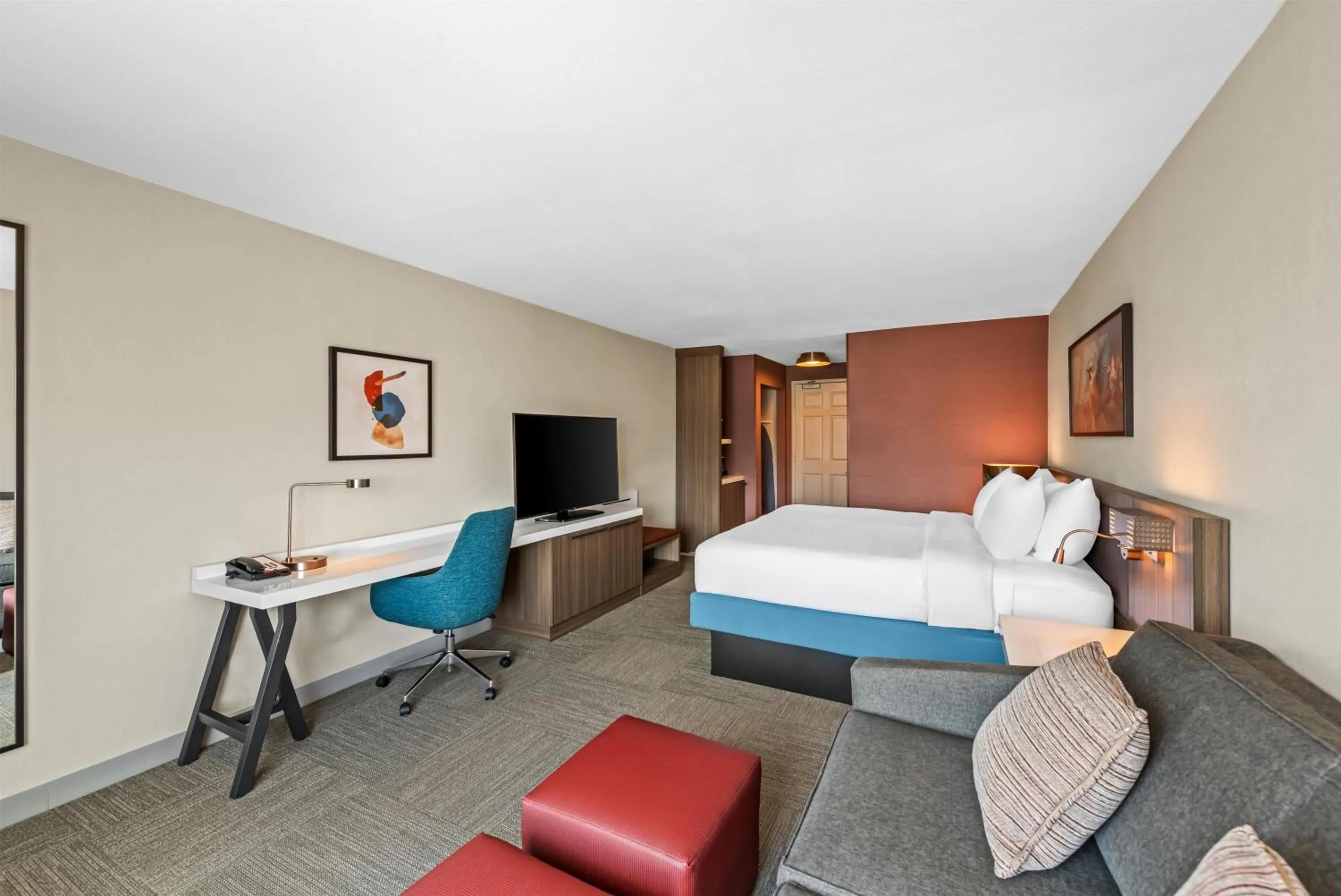 Bedroom, Bed in Hilton Garden Inn Overland Park