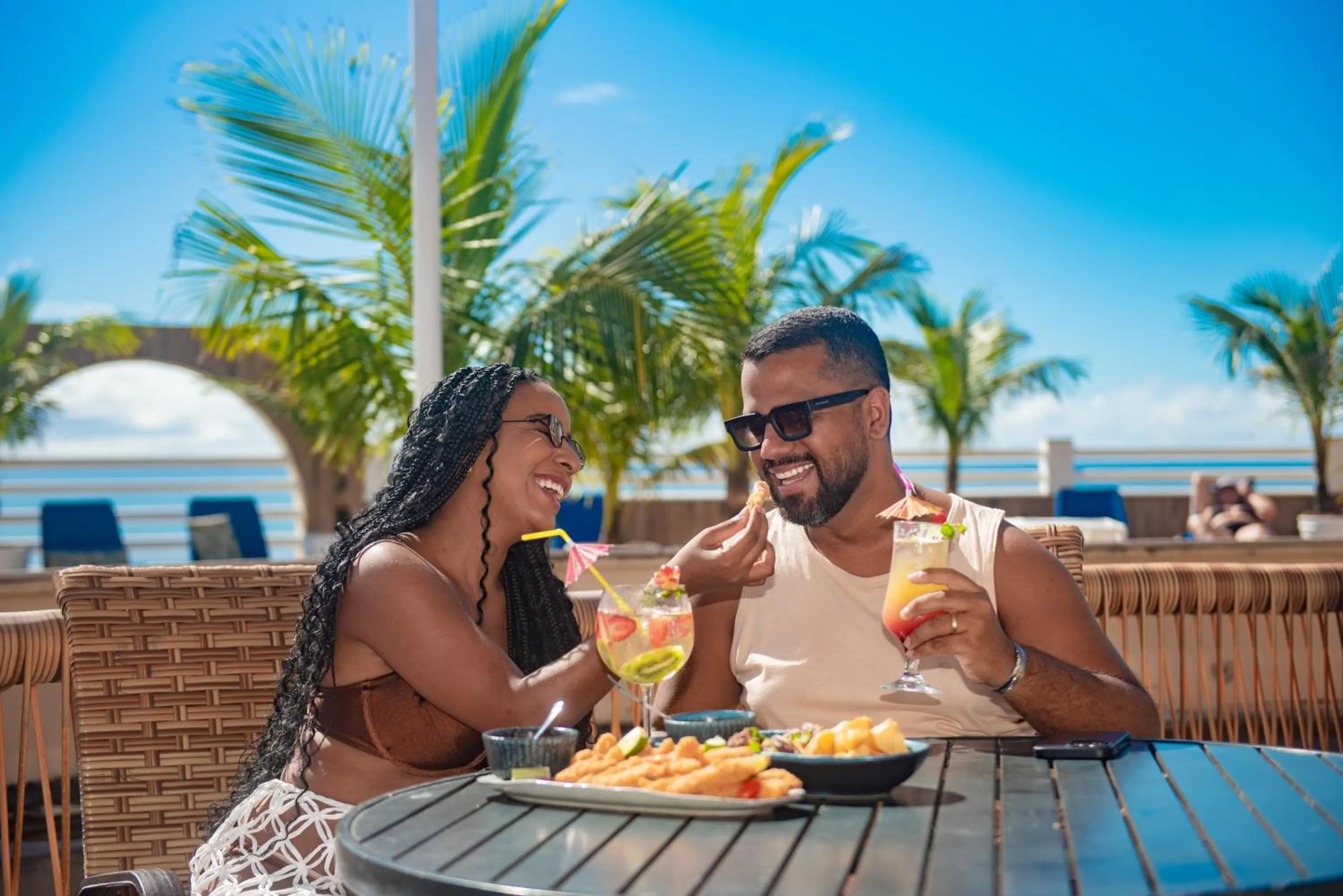 Food and drinks in Opaba Praia Hotel