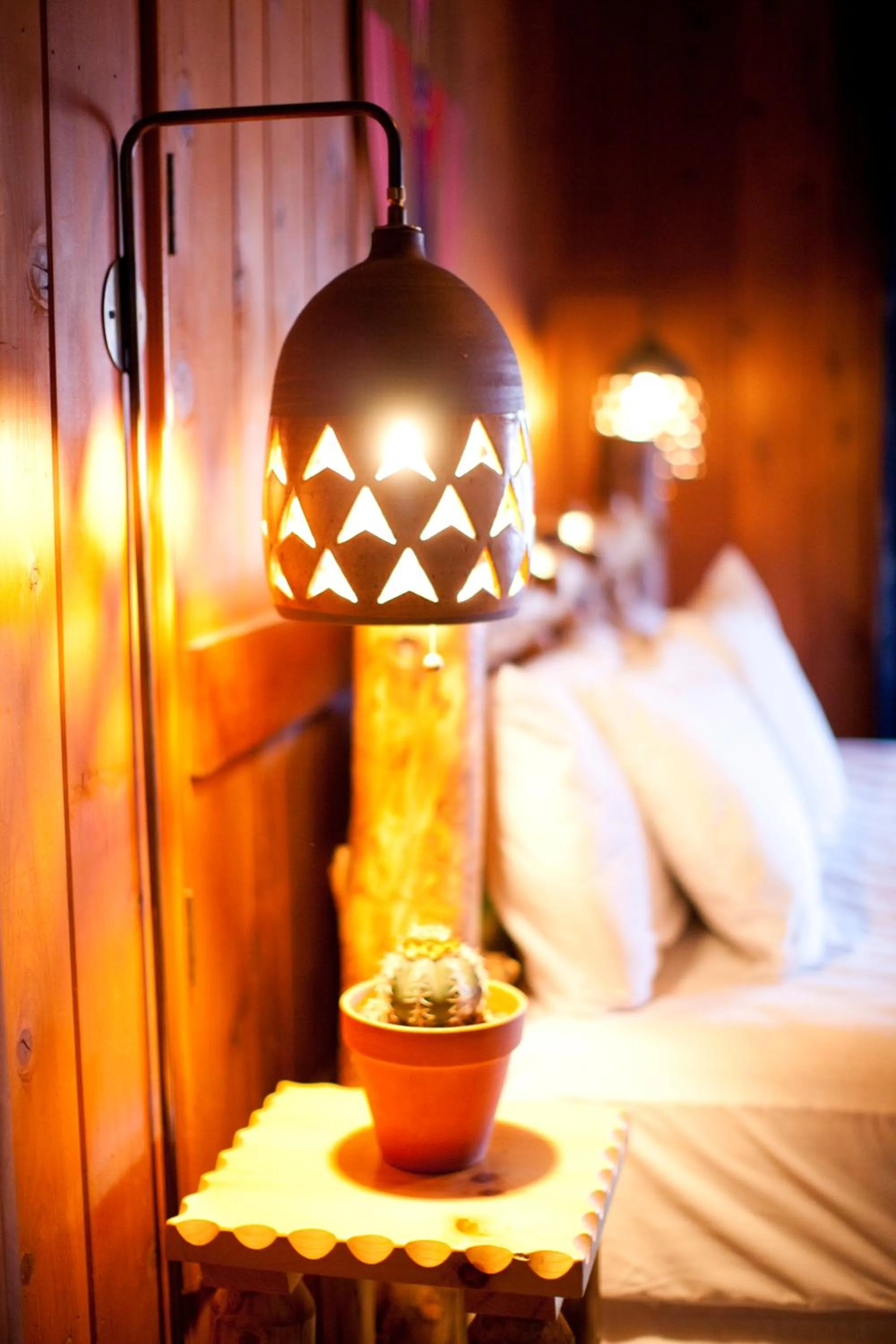 Decorative detail, Bed in Ojai Rancho Inn