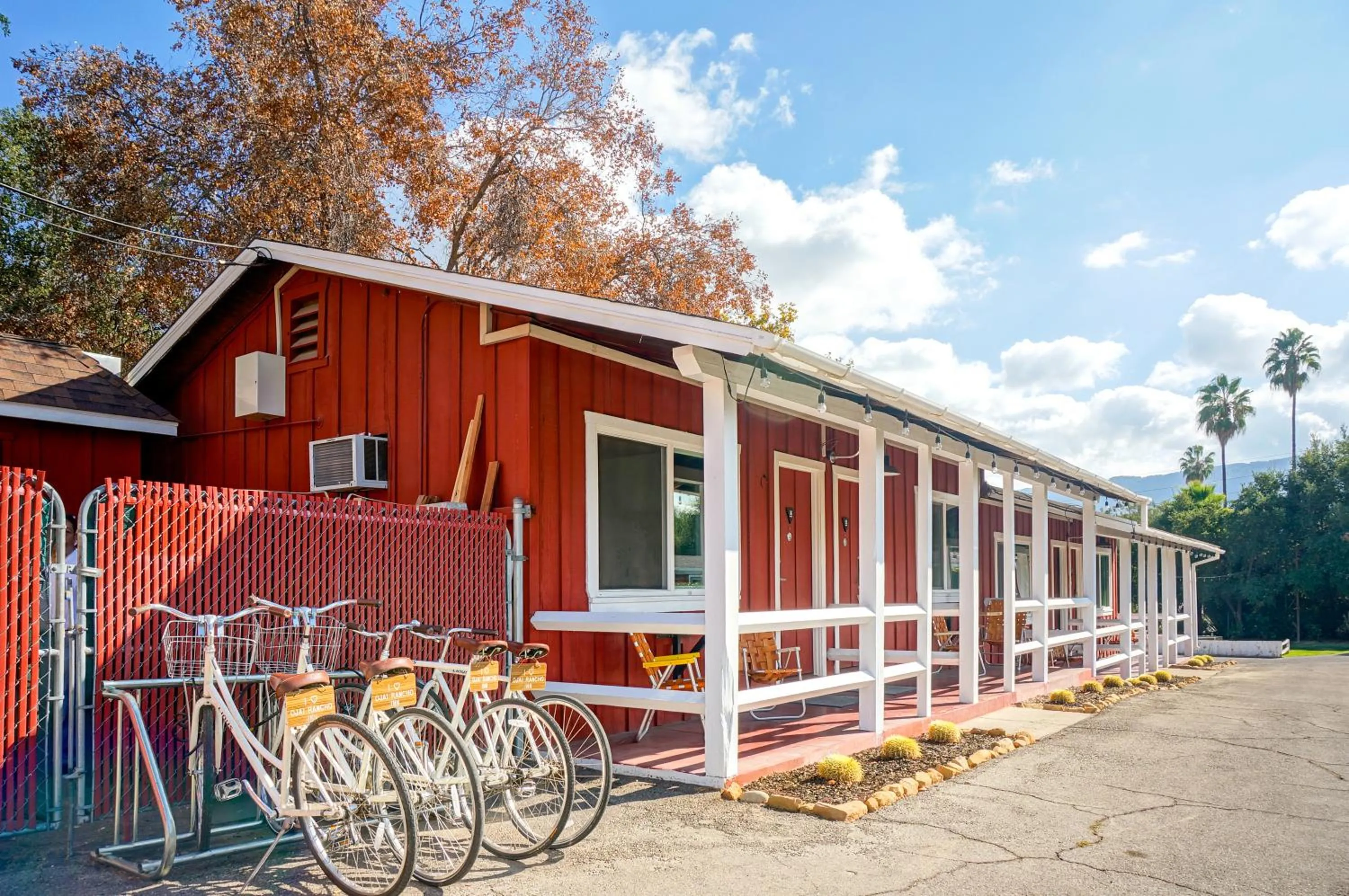 Facade/entrance in Ojai Rancho Inn