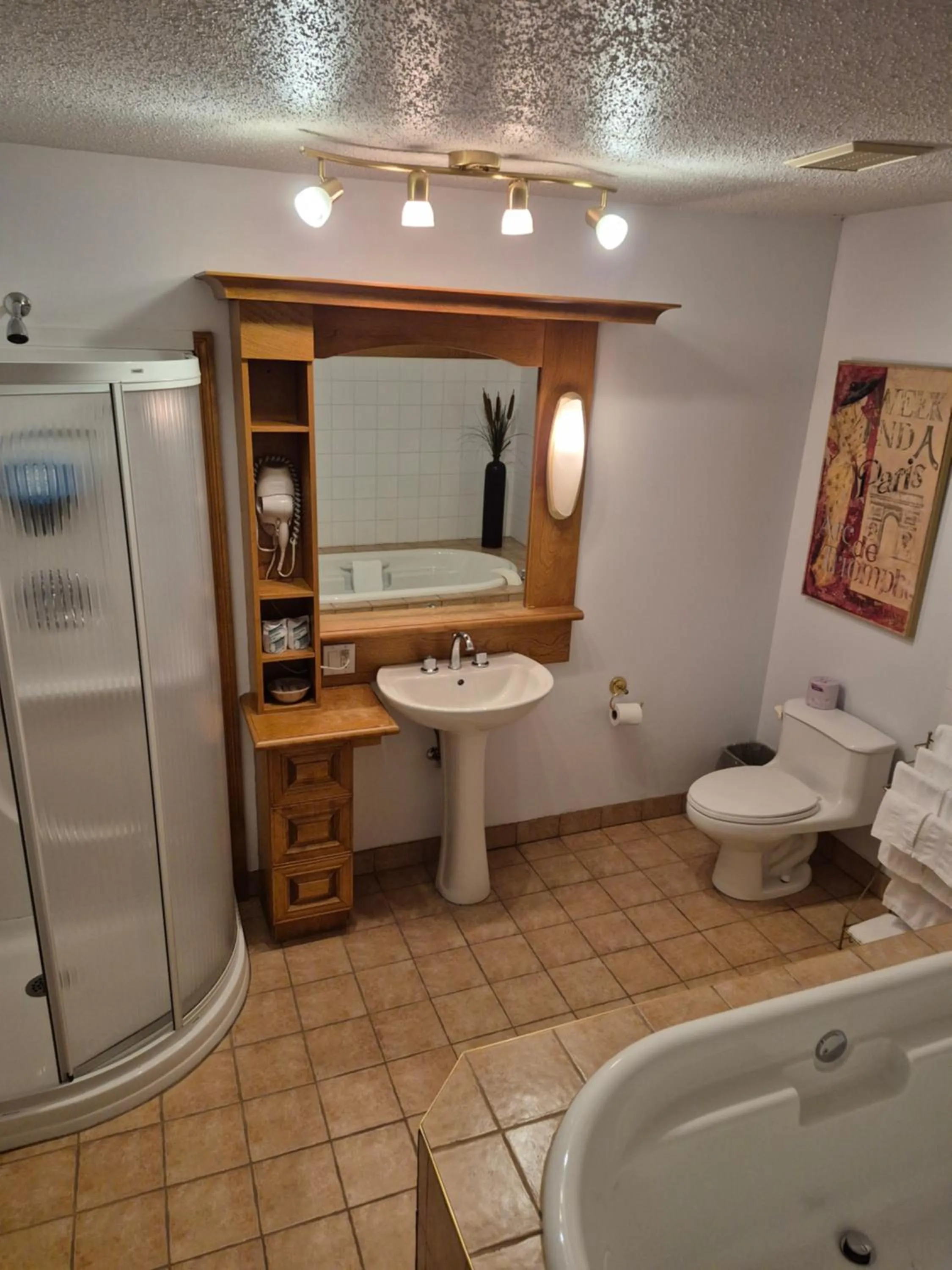 Shower in Hotel Baie Saint Paul