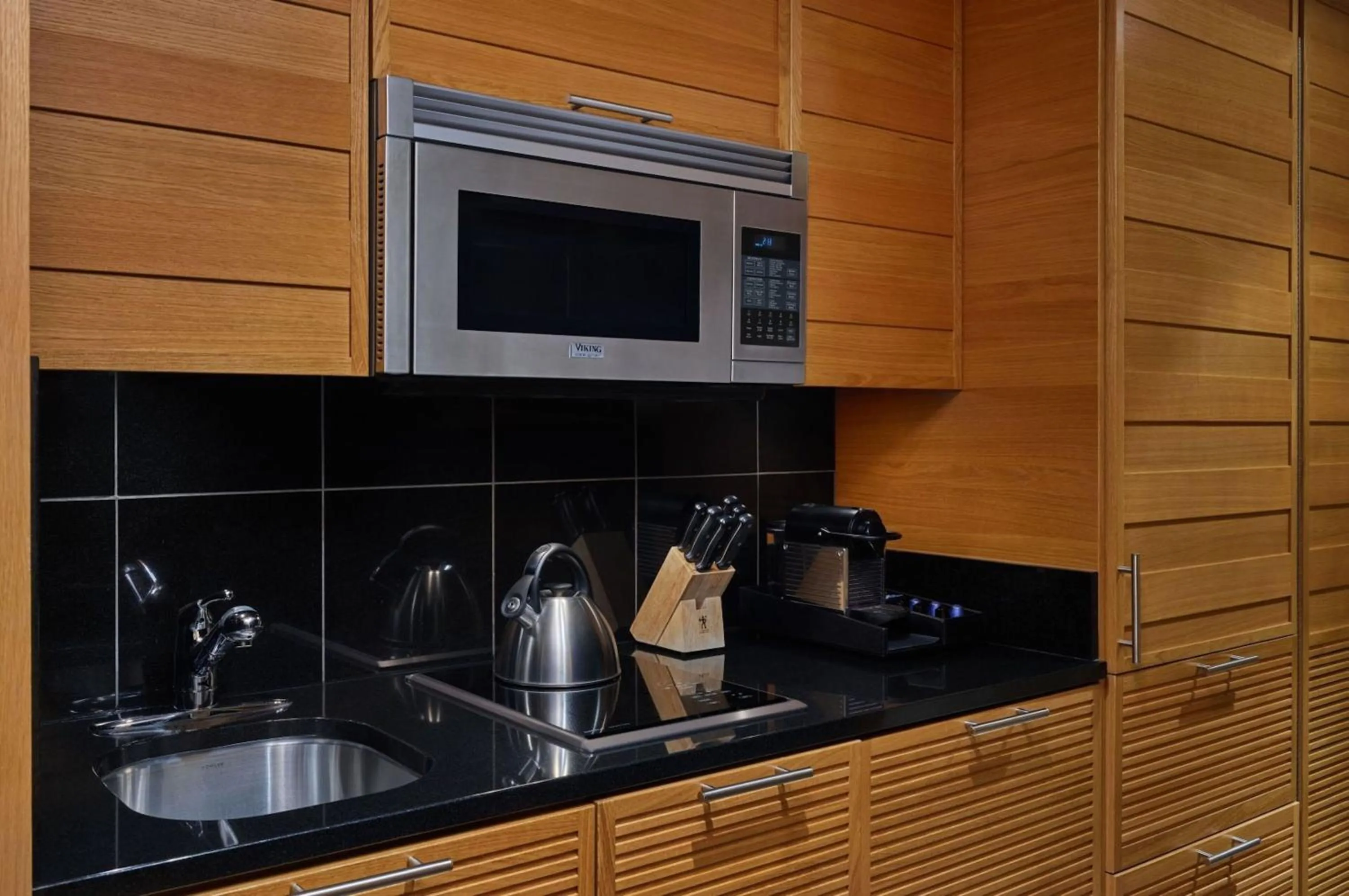 Photo of the whole room in Viceroy Snowmass