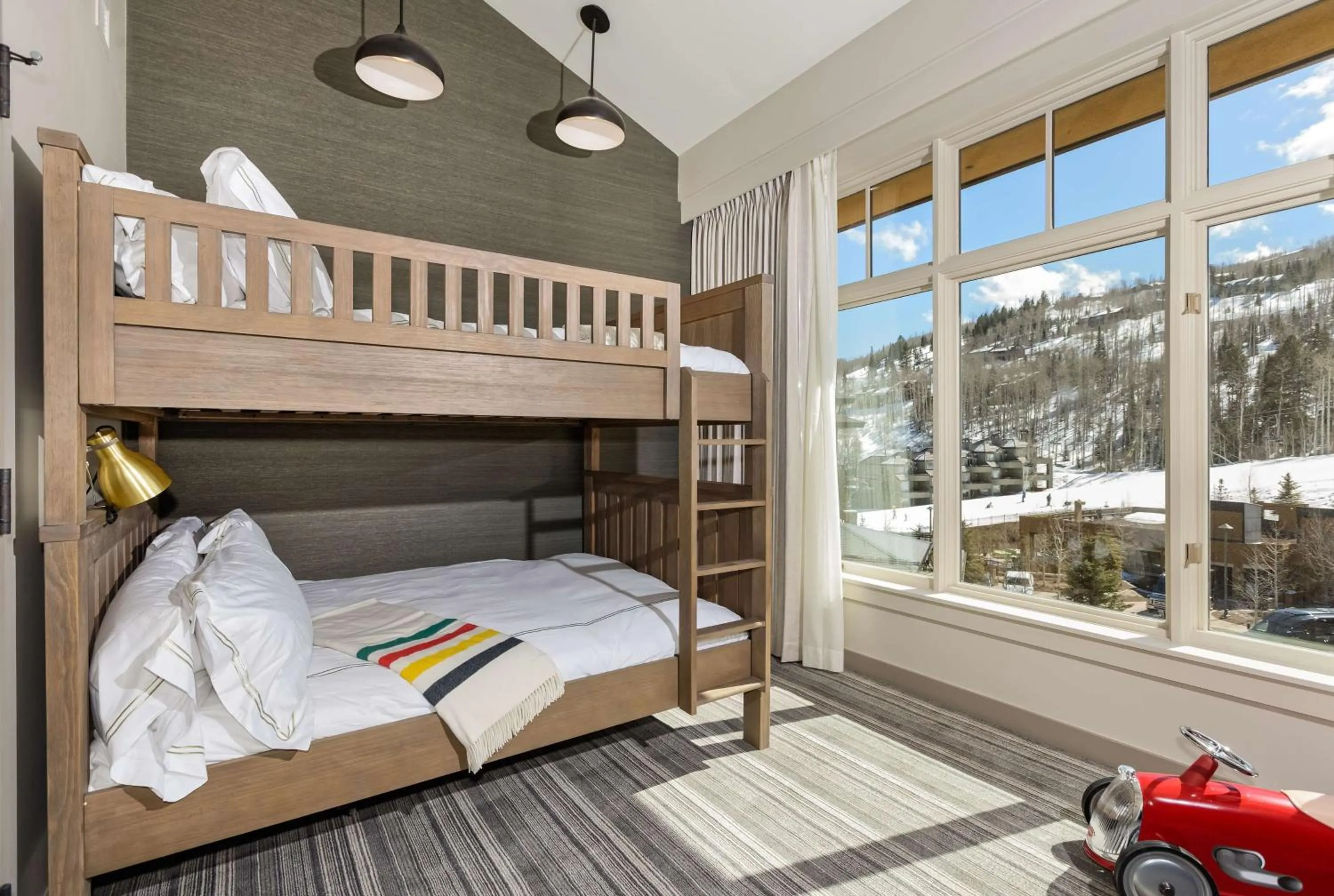 Game Room, Bed in Viceroy Snowmass
