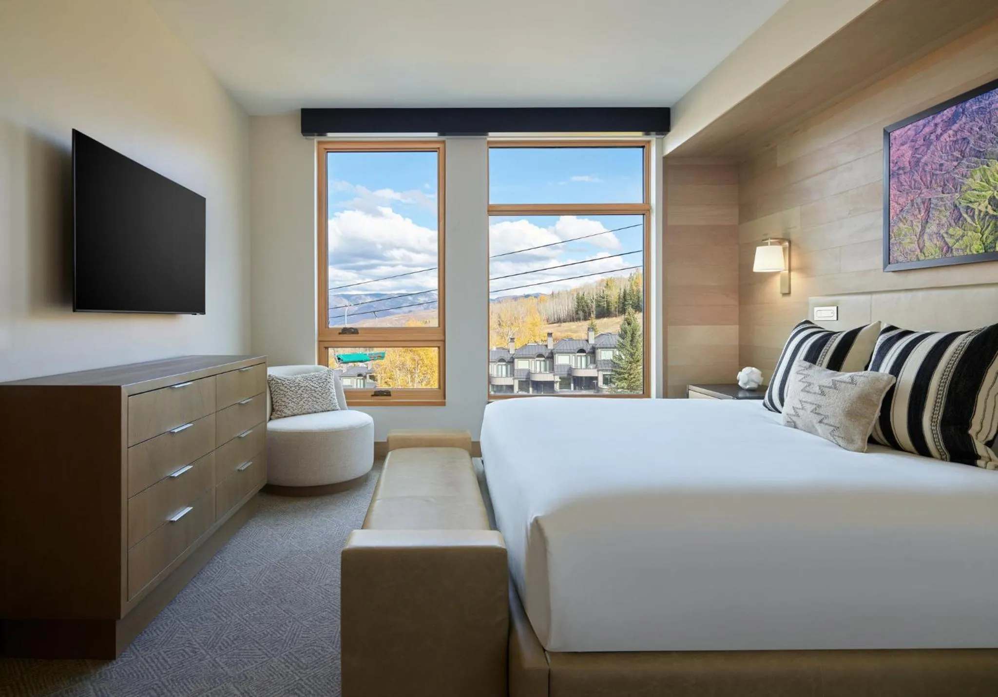 Photo of the whole room, Bed in Viceroy Snowmass
