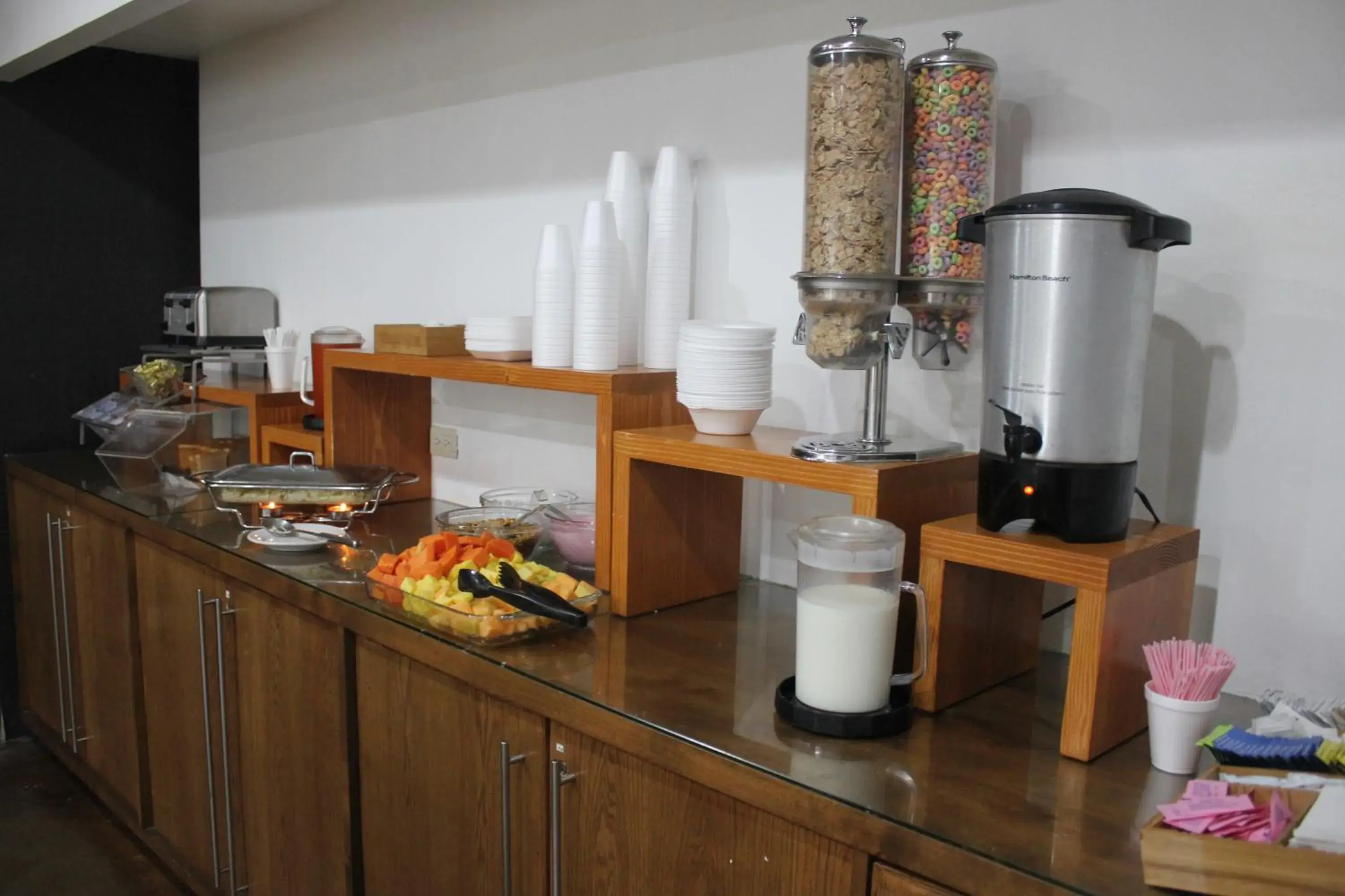 Food in Seven Crown Express & Suites by Kavia Food in Seven Crown Express & Suites by Kavia