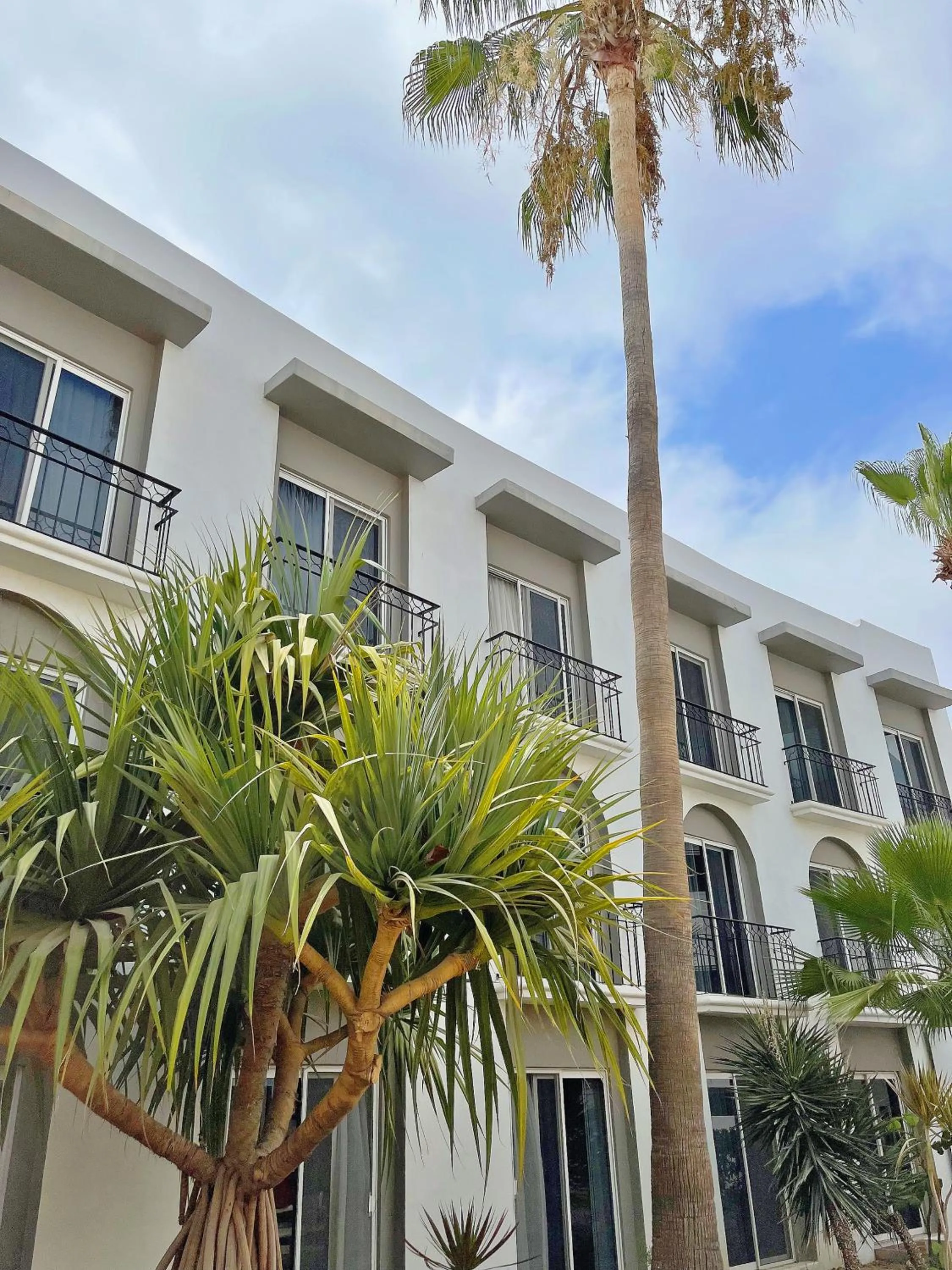 Facade/entrance in Seven Crown Express & Suites by Kavia