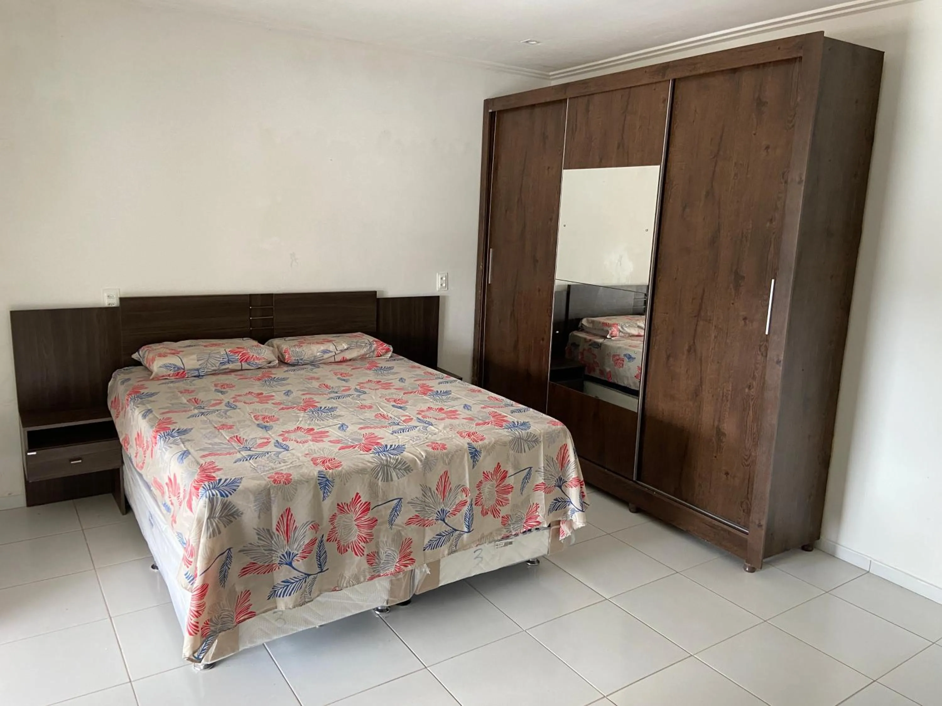 Guilherme Hostel