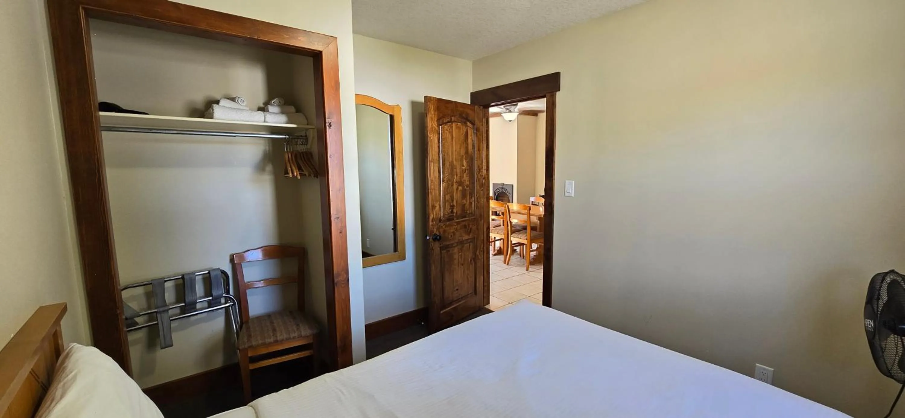 Bedroom, Bed in Aspen Village