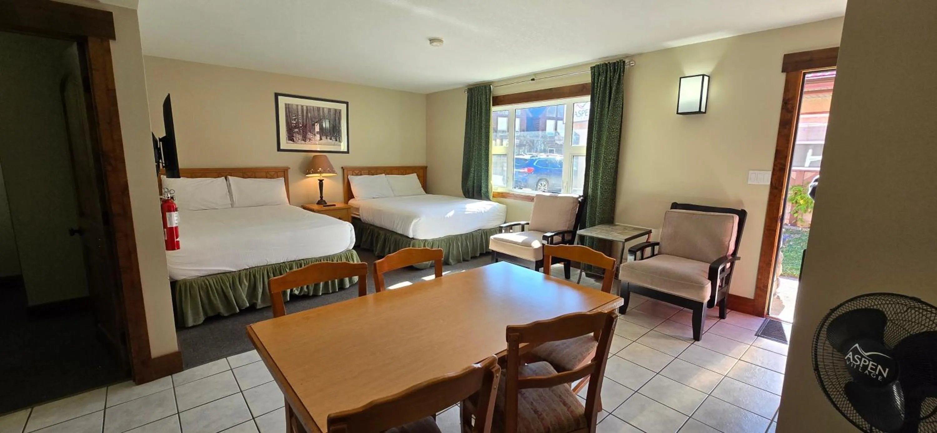 Photo of the whole room, Bed in Aspen Village