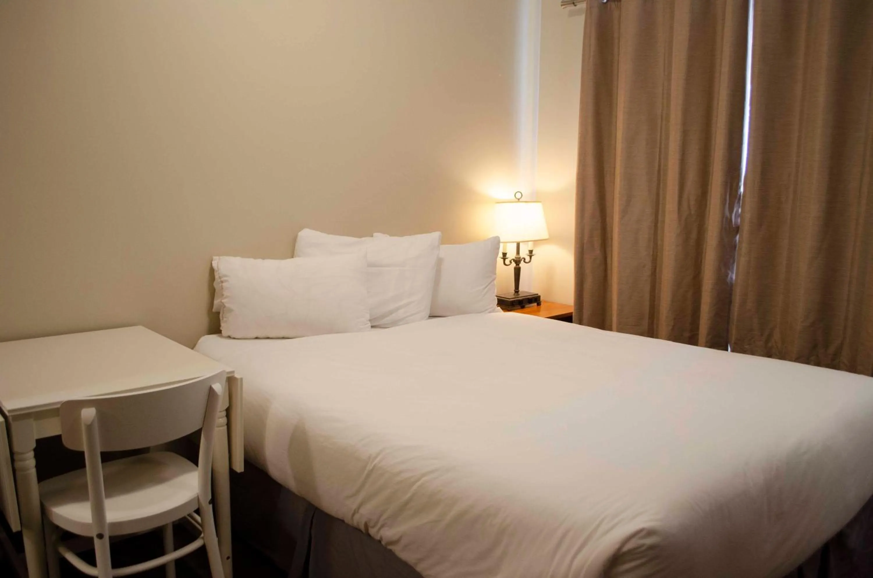 Bed in Aspen Village