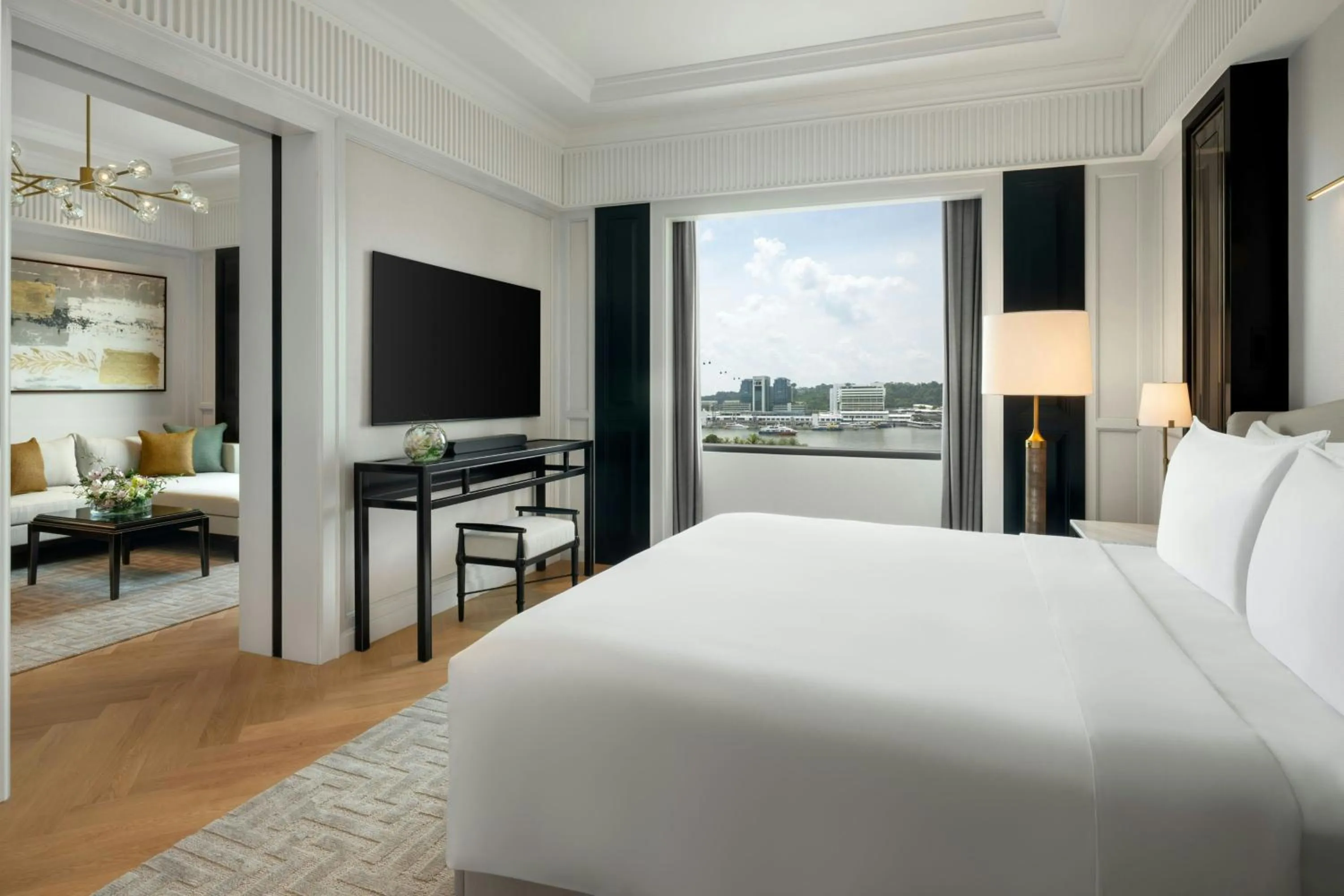Bedroom, Bed in The Laurus, a Luxury Collection Resort, Singapore