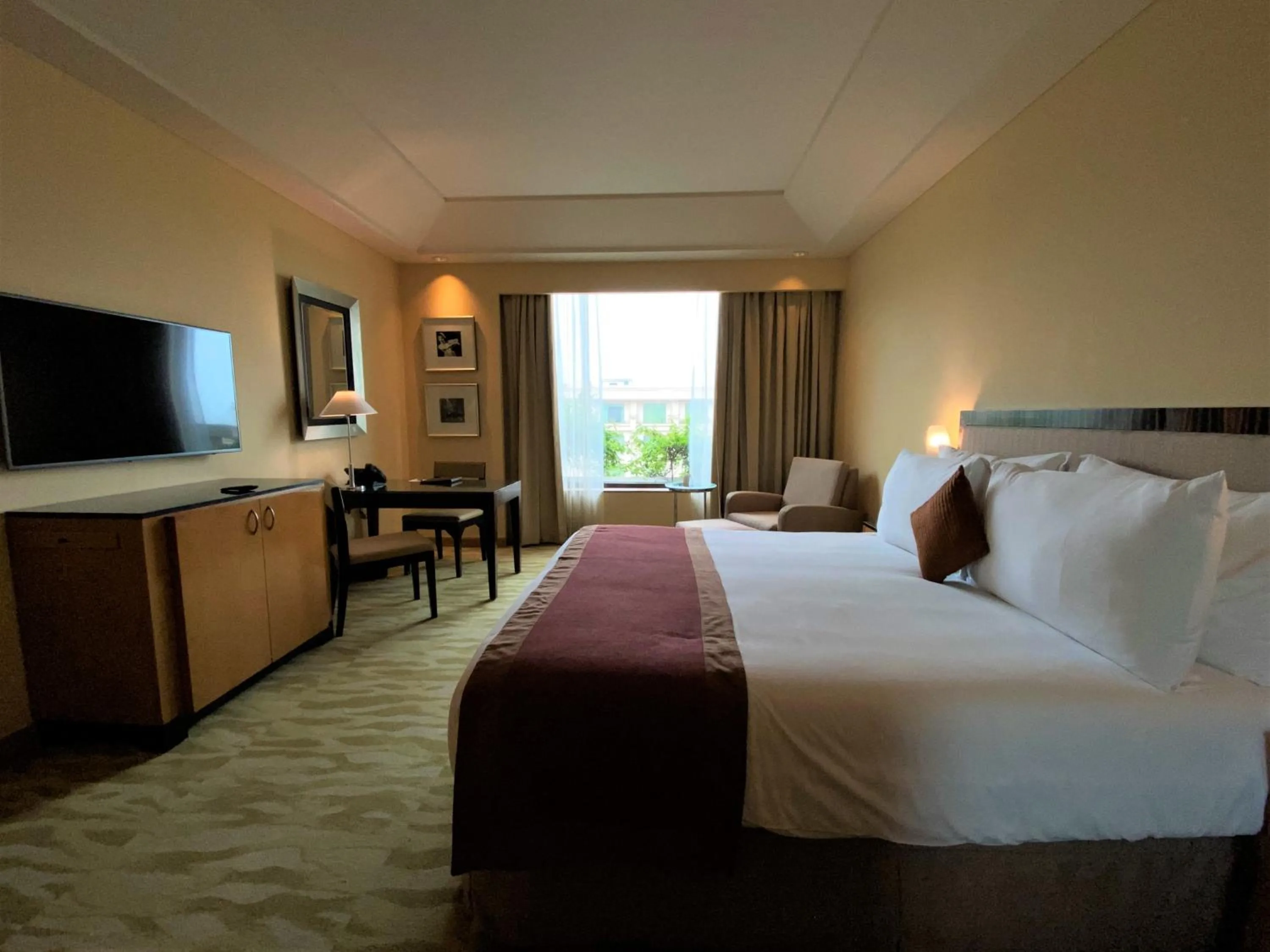 Bed in The Grand New Delhi