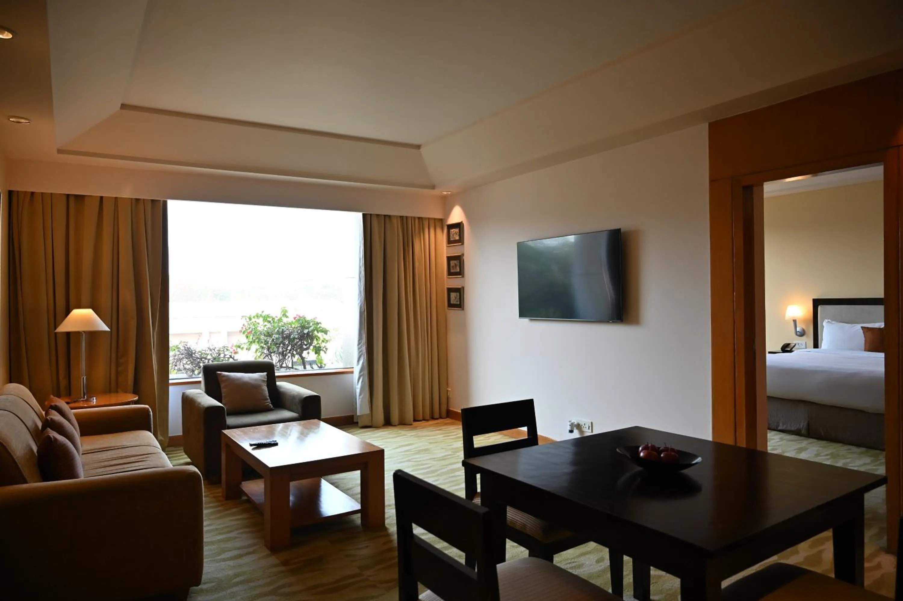 Living room, Bed in The Grand New Delhi