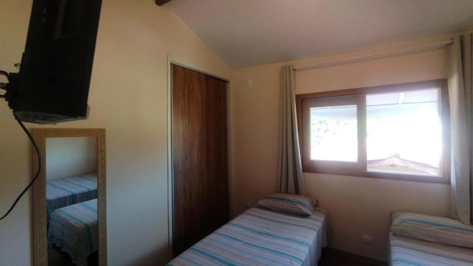 Photo of the whole room, Bed in Pousada Primavera