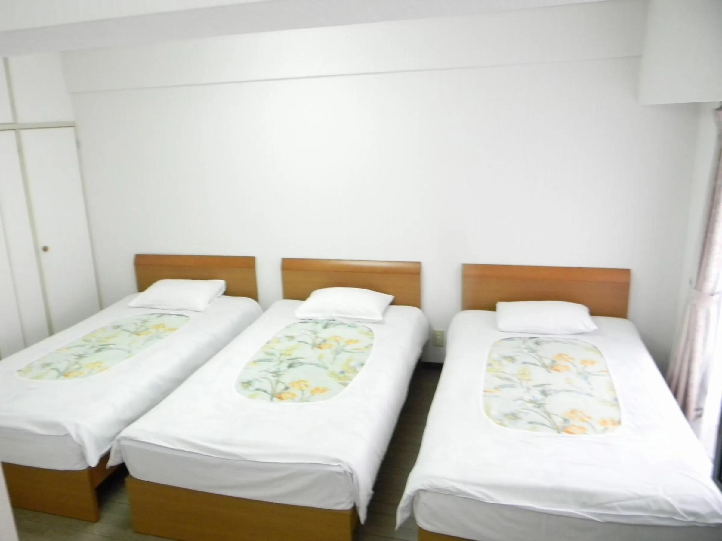 Bedroom, Bed in Weekly Green In Namba