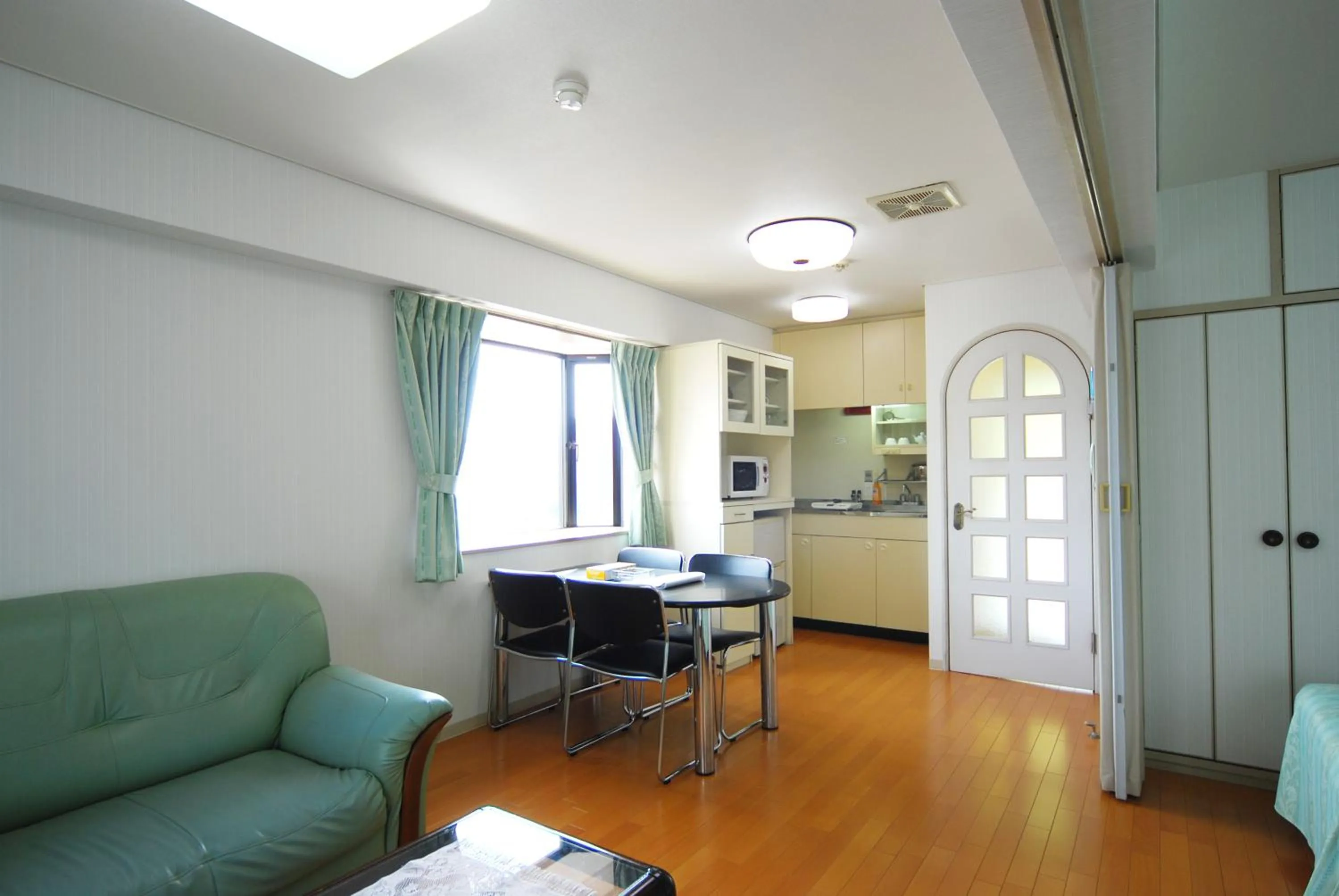 Restaurant/places to eat in Weekly Green In Namba