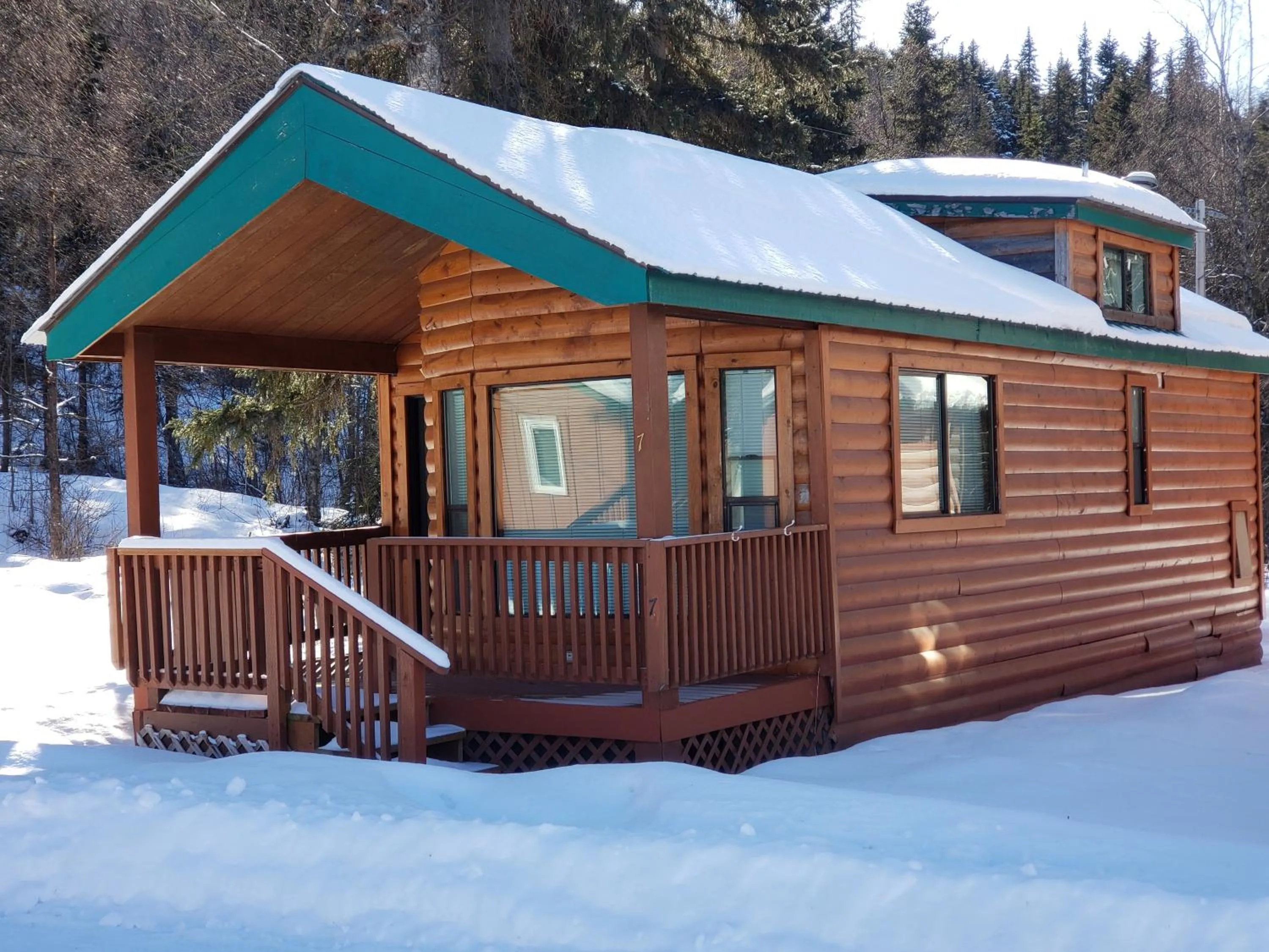 Property building in Gwin's Lodge & Roadhouse