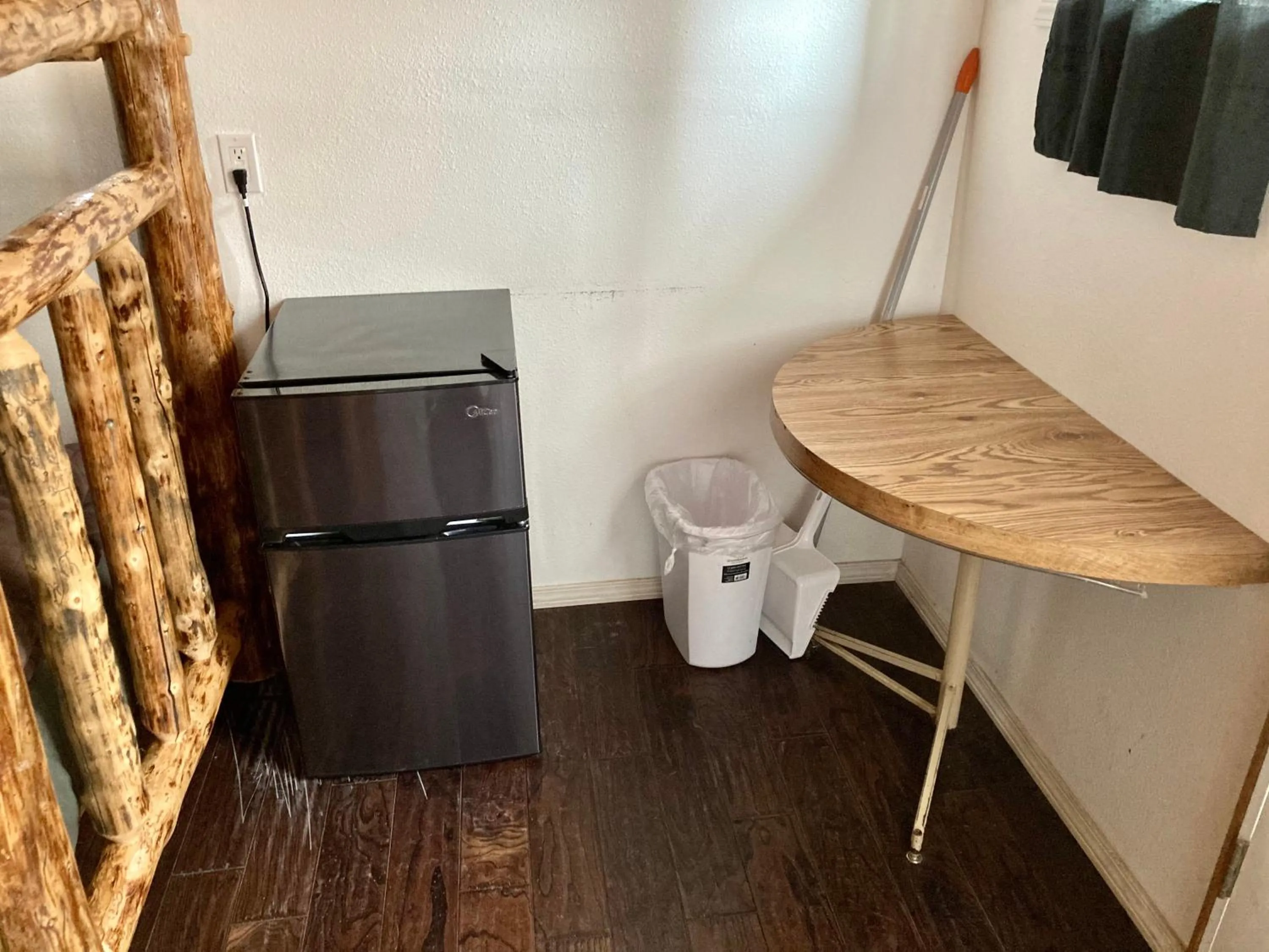 Gwin's Lodge & Roadhouse