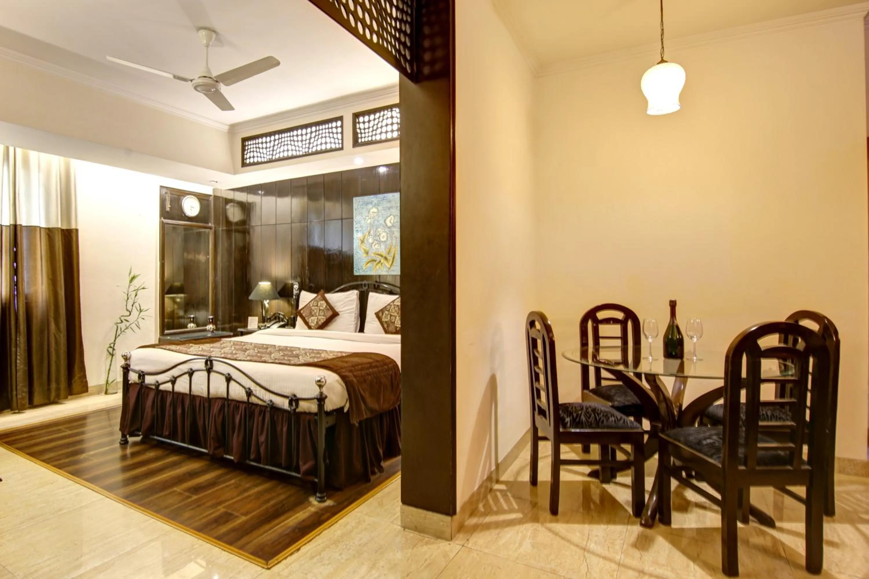 Suite - single occupancy in The Solace Hotel - Nehru Place