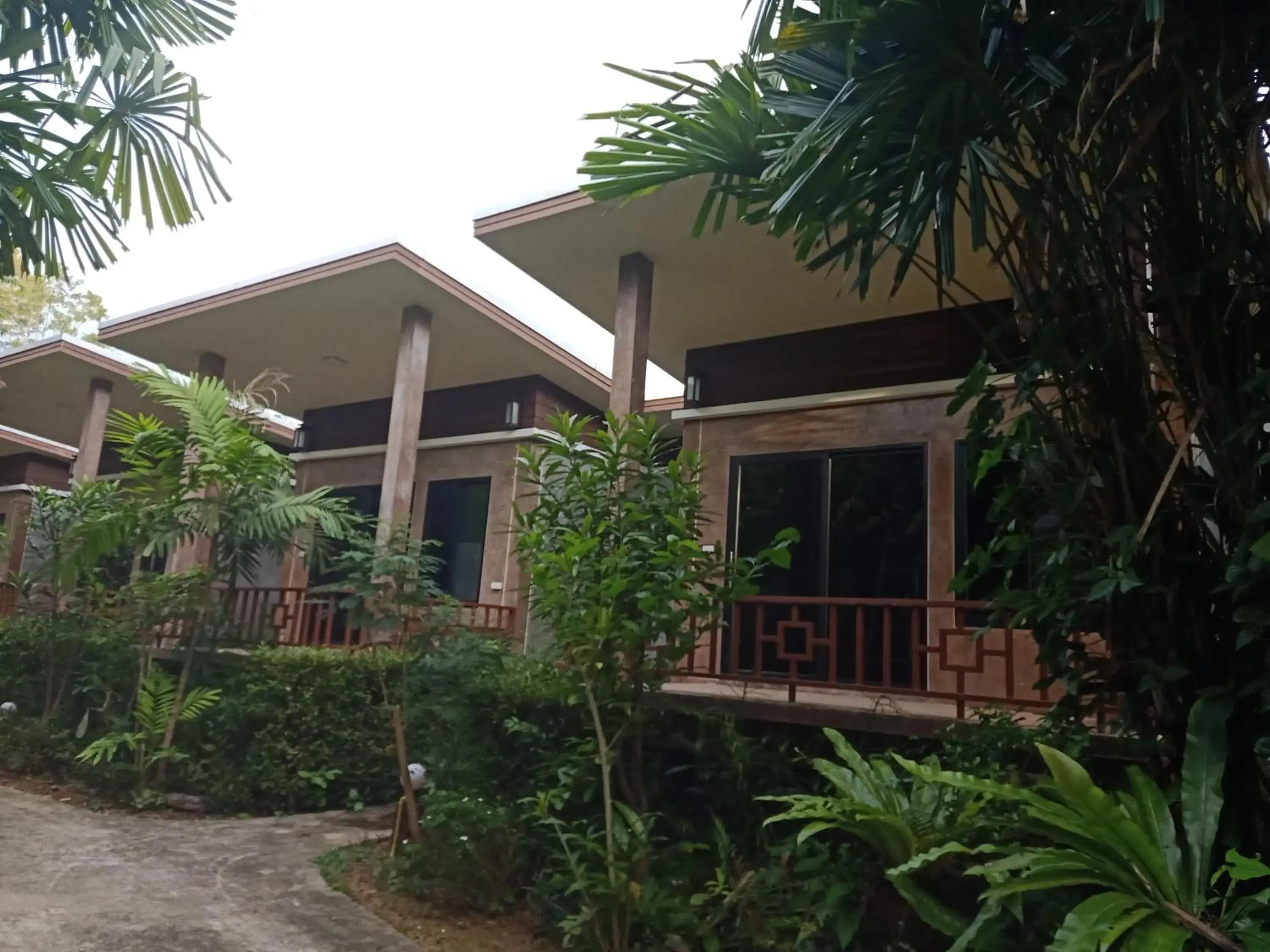 Garden view in Lanta Pearl Beach Resort Garden view in Lanta Pearl Beach Resort