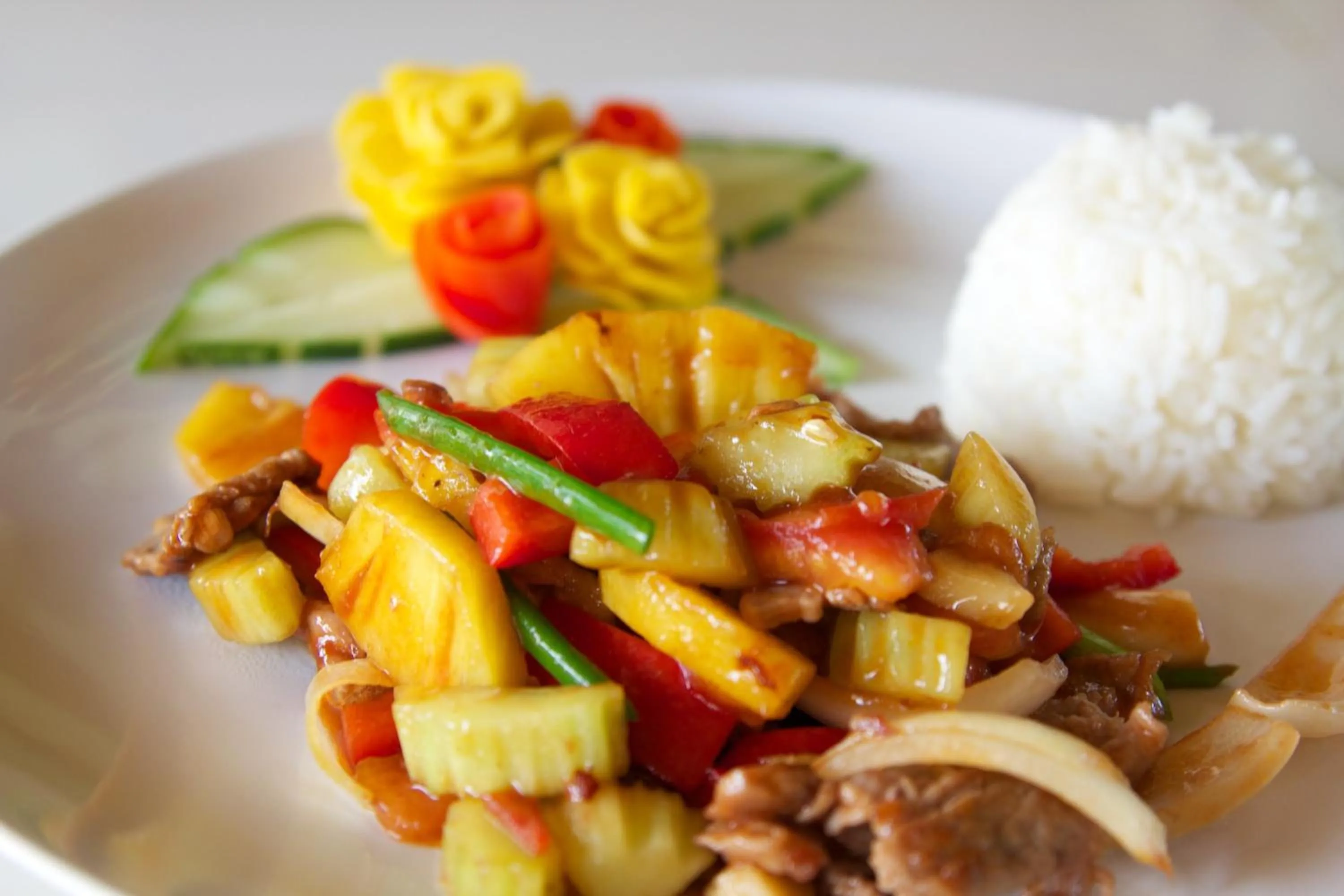 Food and drinks in Lanta Pearl Beach Resort