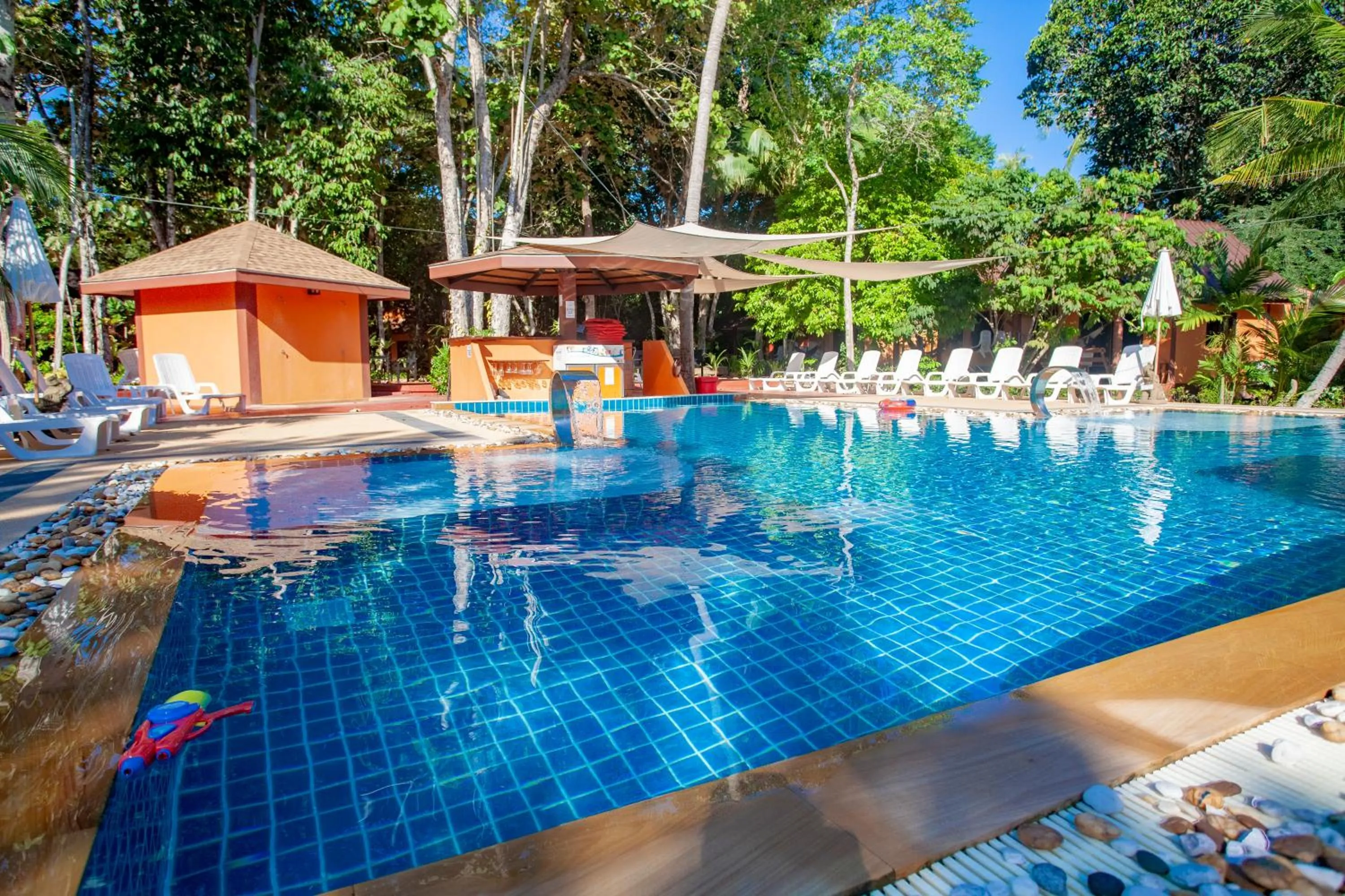 Swimming pool in Lanta Pearl Beach Resort