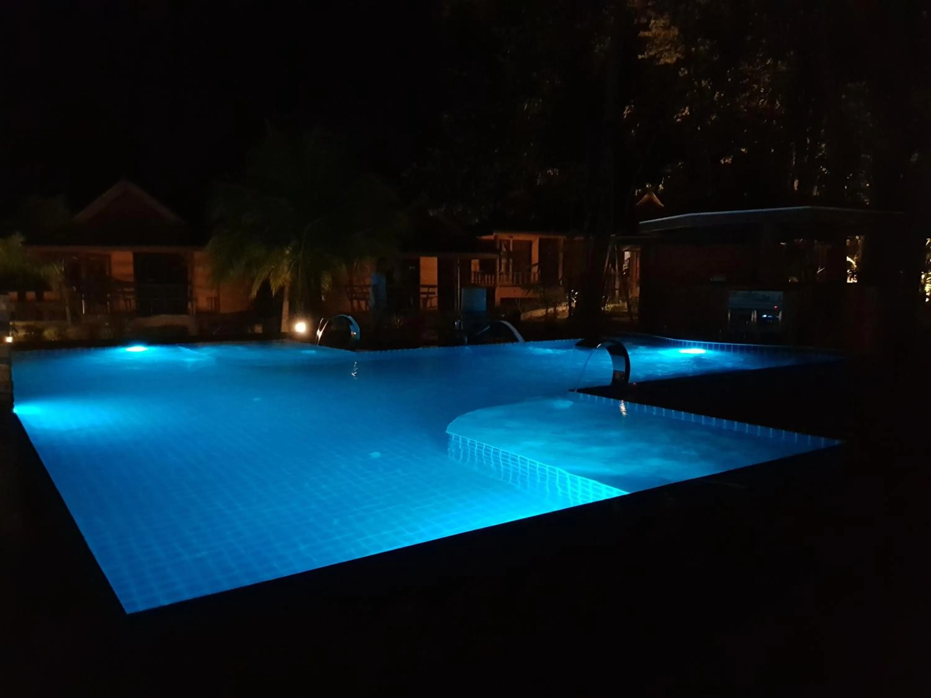 Swimming pool in Lanta Pearl Beach Resort