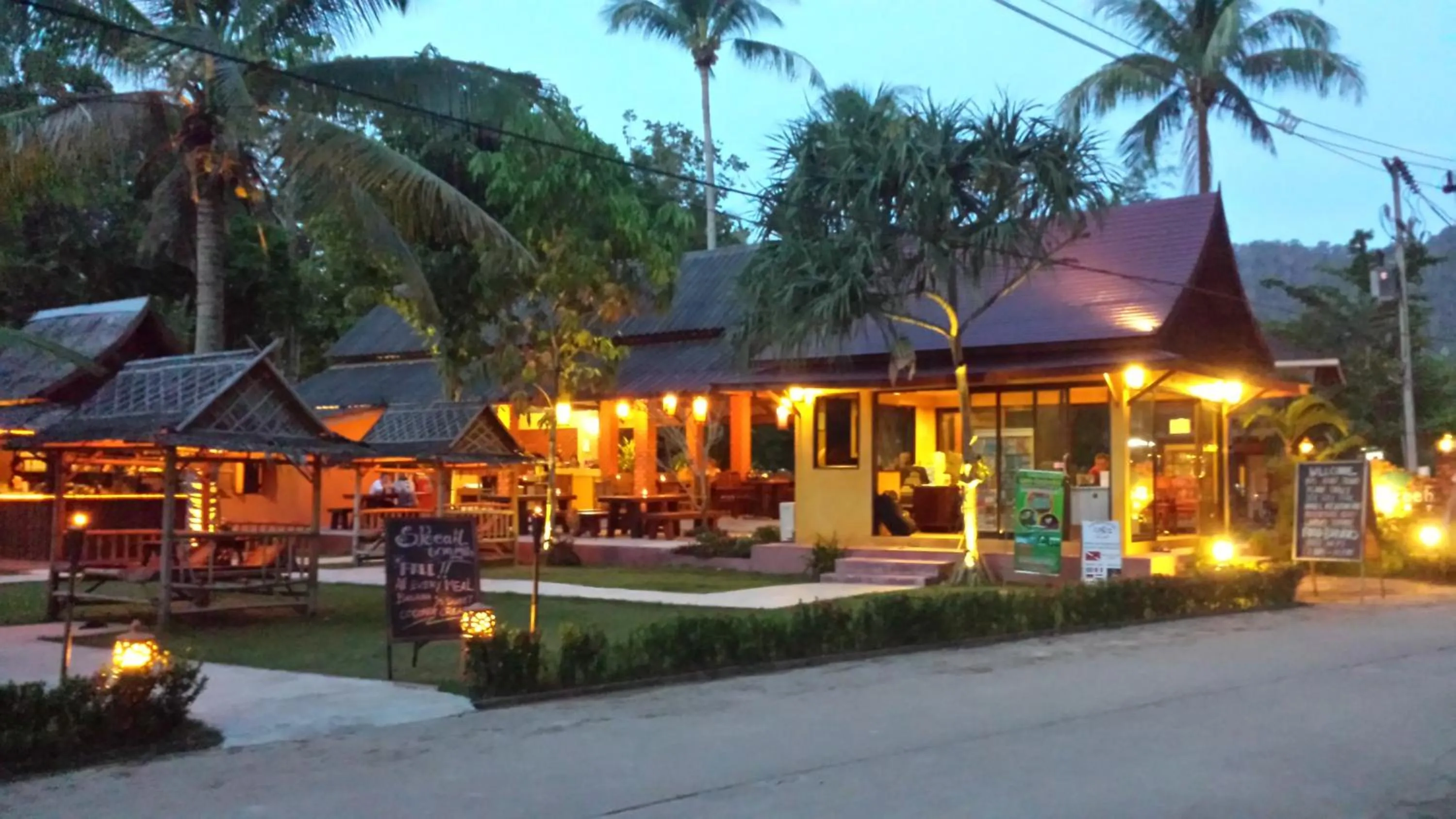 Lobby or reception in Lanta Pearl Beach Resort