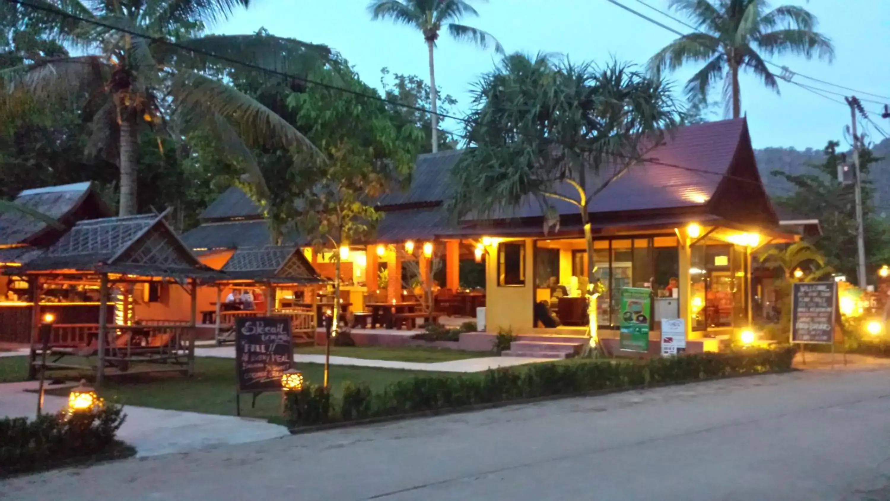 Lobby or reception in Lanta Pearl Beach Resort Lobby or reception in Lanta Pearl Beach Resort