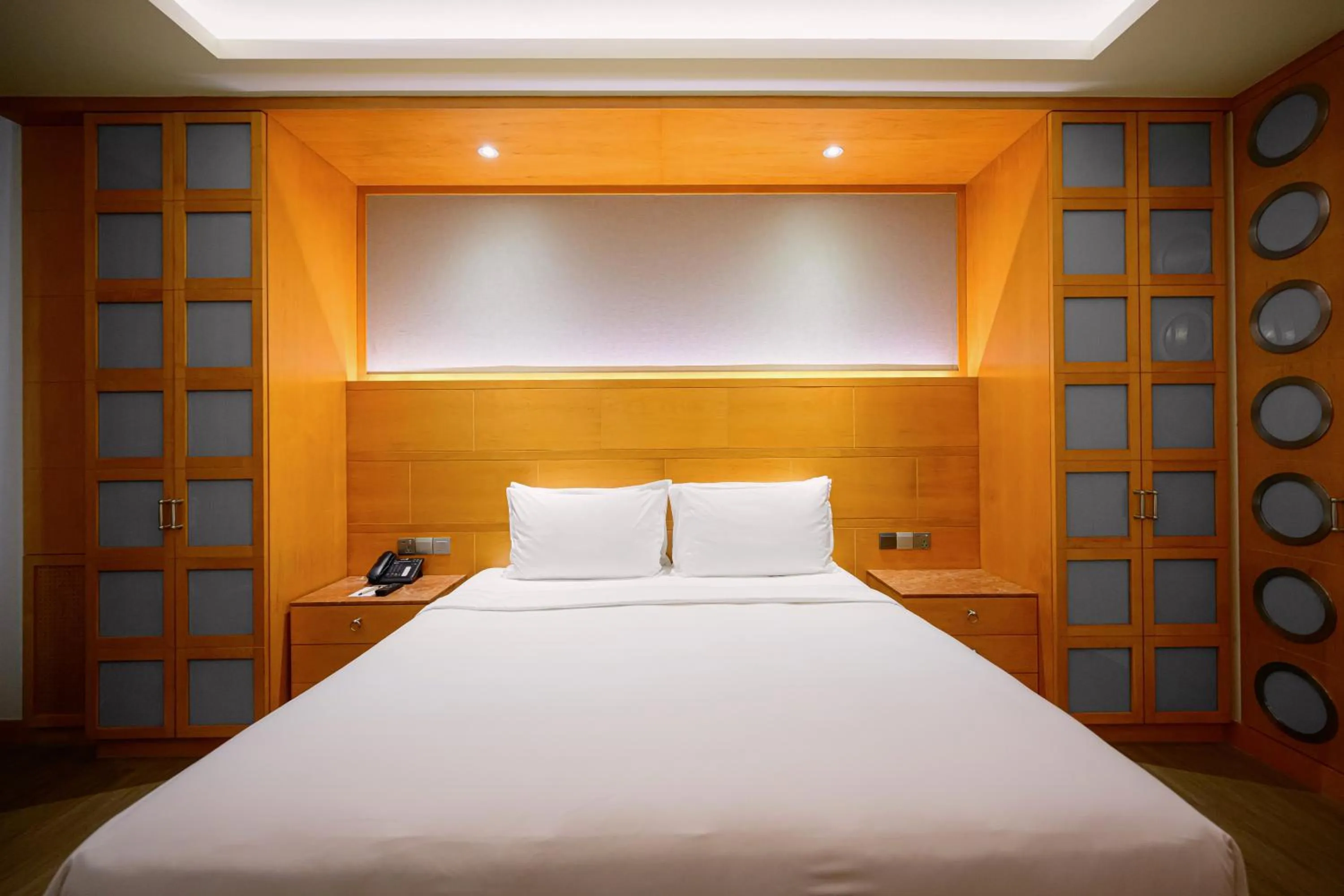Bed in Resorts World Sentosa - Hotel Michael