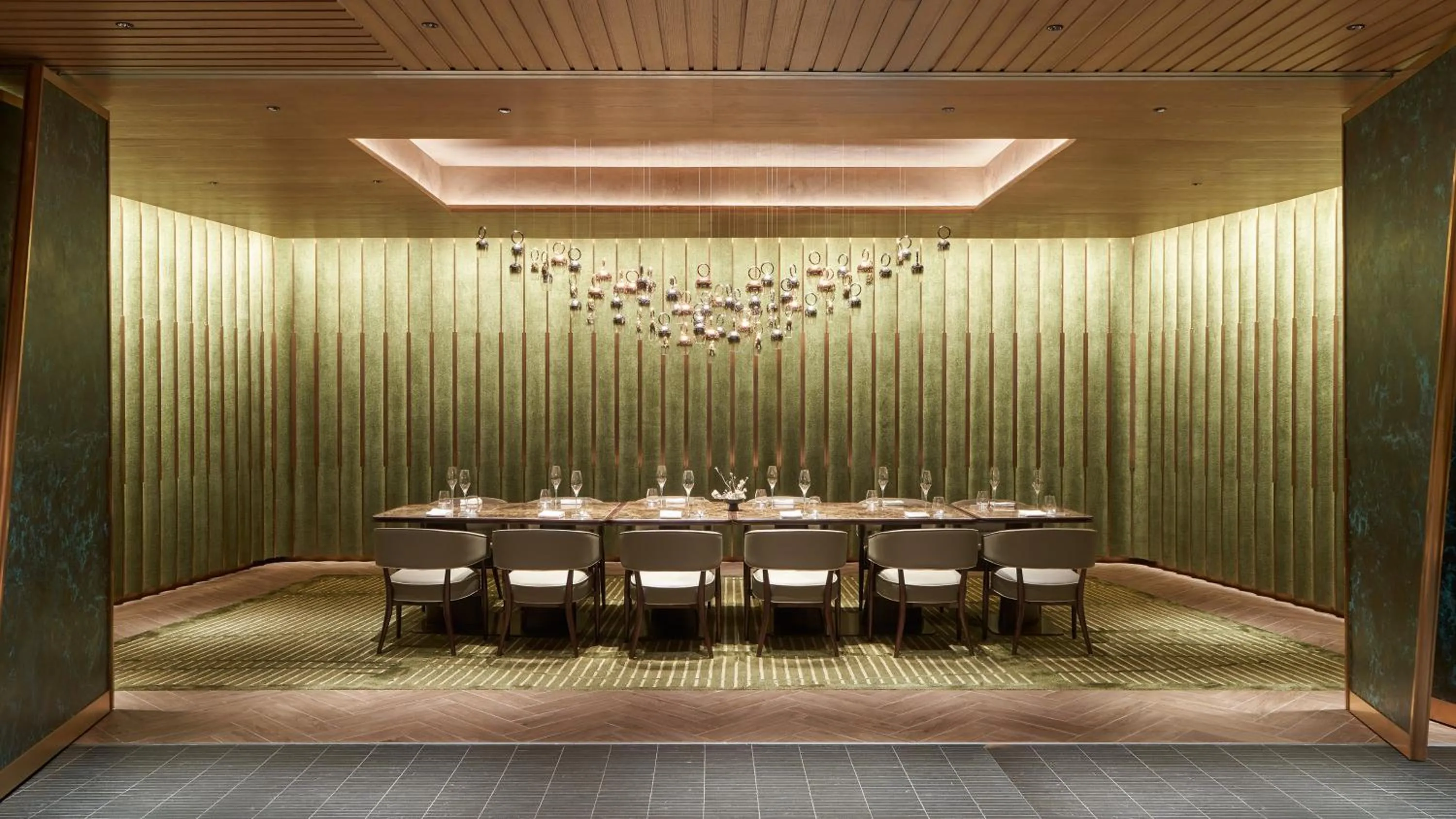 Restaurant/places to eat in Resorts World Sentosa - Hotel Michael