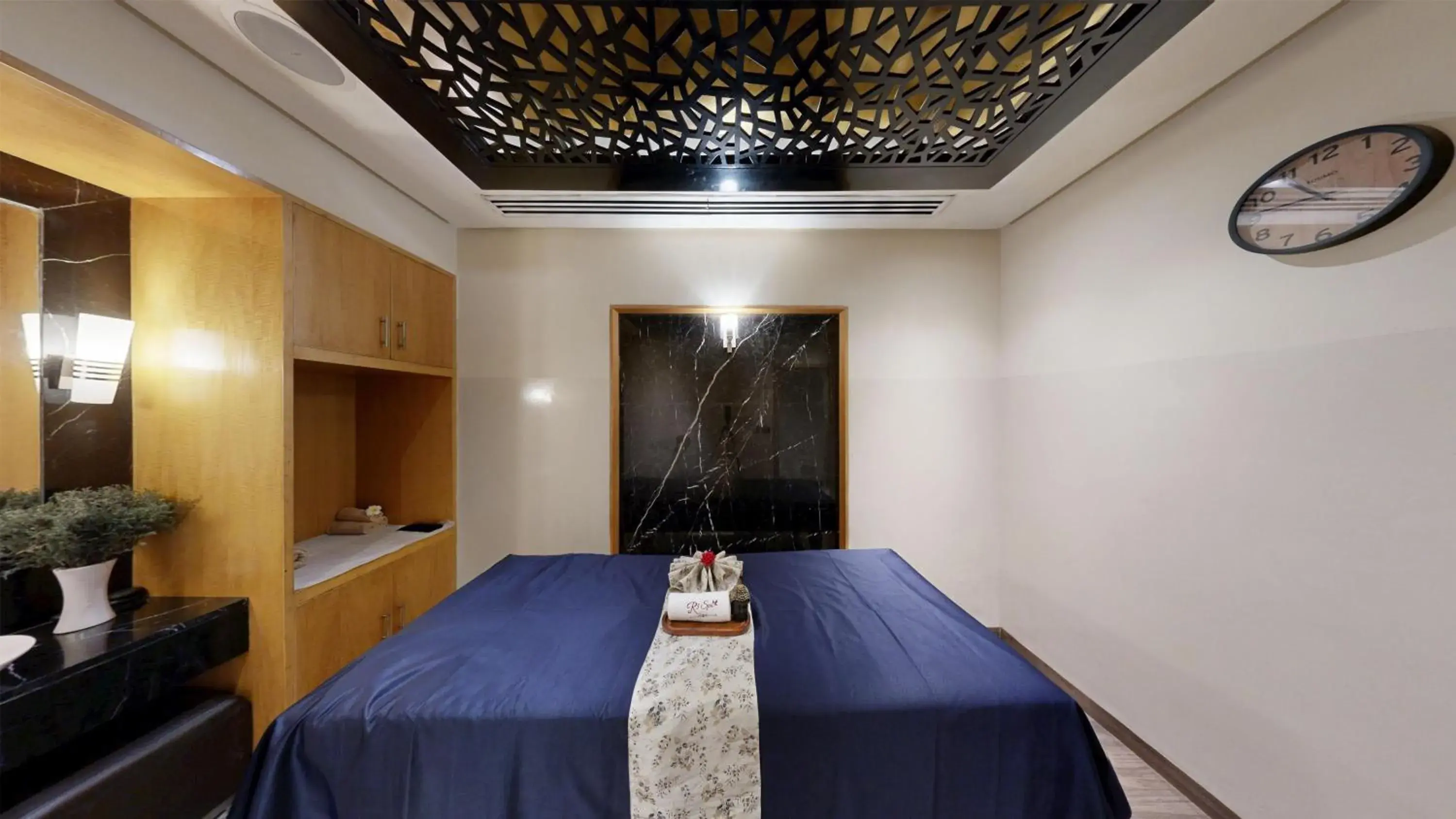 Spa and wellness centre/facilities, Bed in Radisson Blu Marina Hotel Connaught Place Spa and wellness centre/facilities, Bed in Radisson Blu Marina Hotel Connaught Place