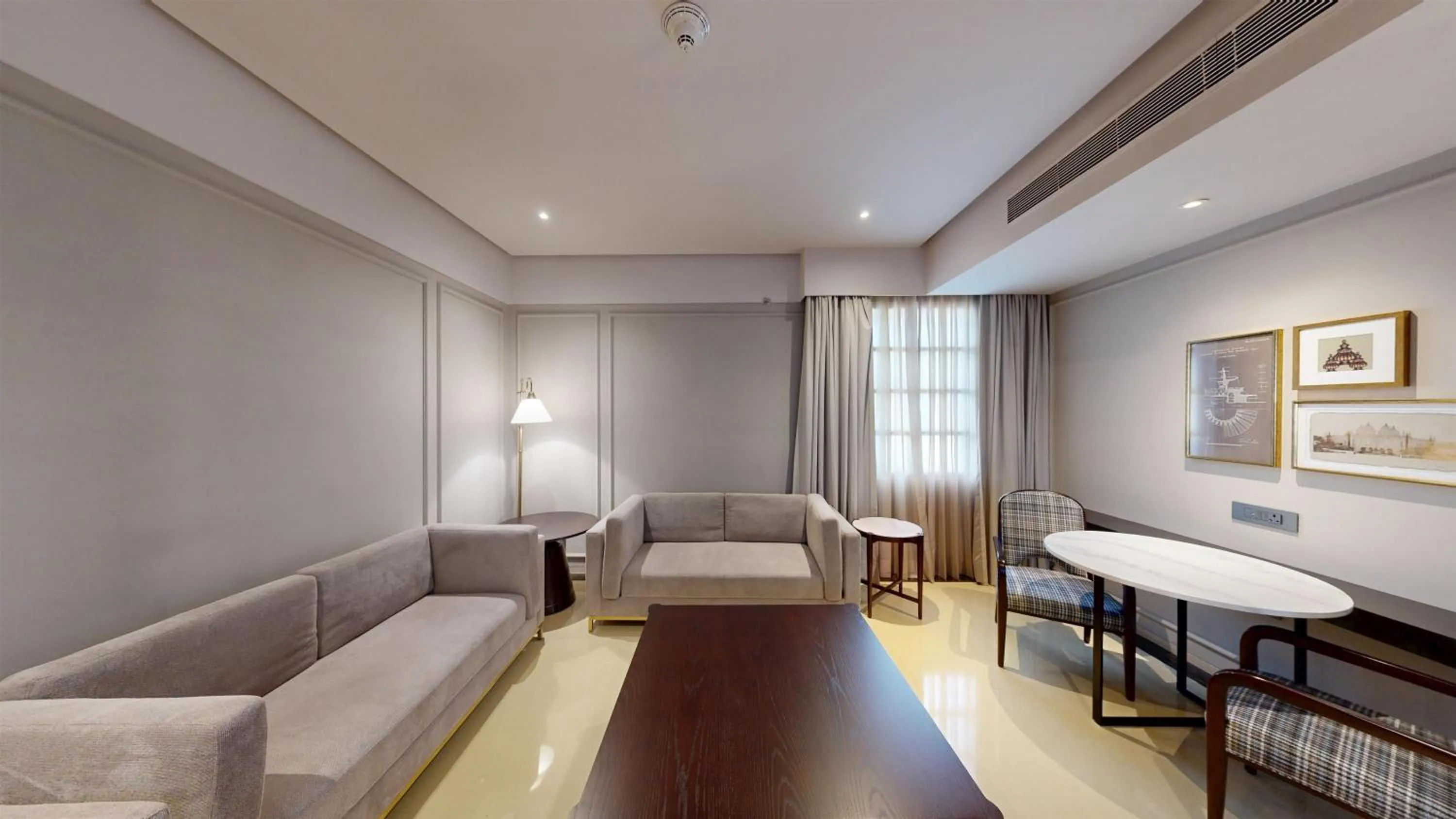 Photo of the whole room in Radisson Blu Marina Hotel Connaught Place