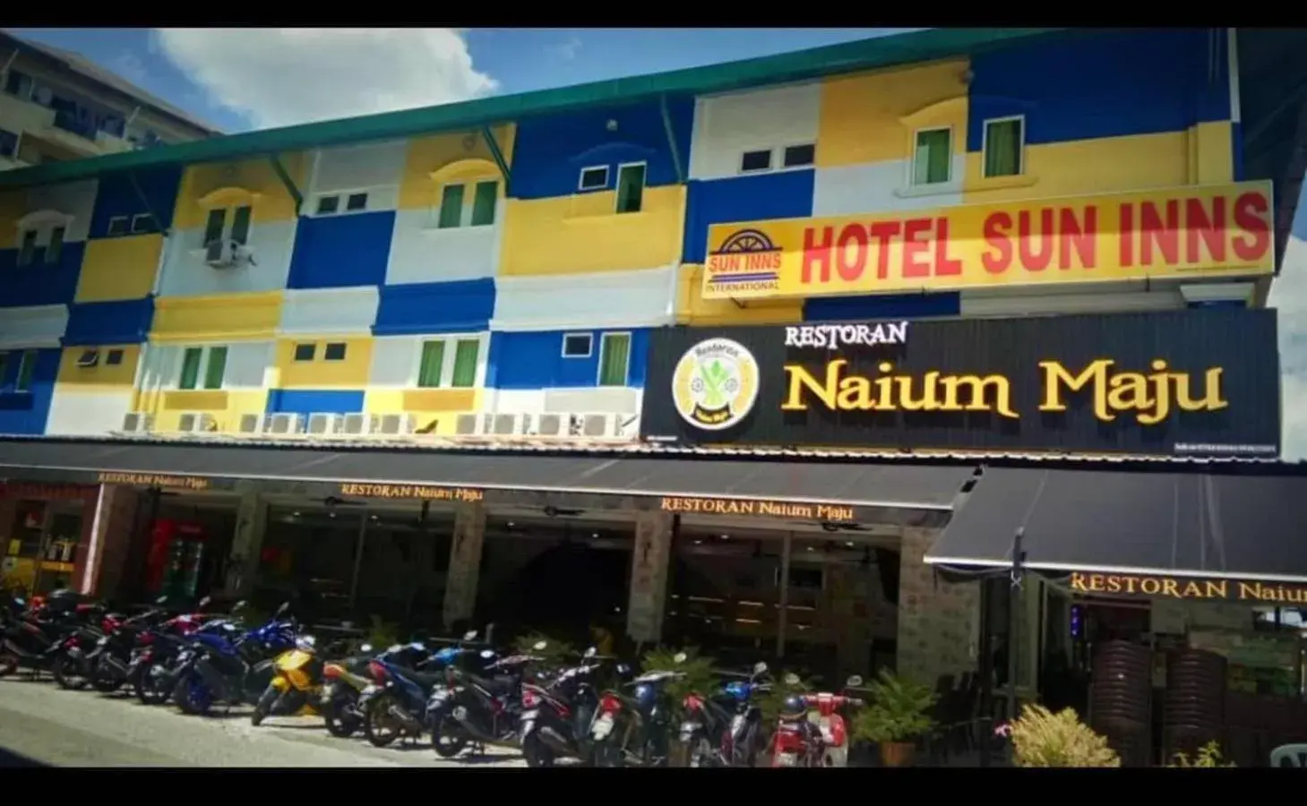 Property building in Sun Inns Hotel Lagoon near Sunway Lagoon Theme Park Property building in Sun Inns Hotel Lagoon near Sunway Lagoon Theme Park