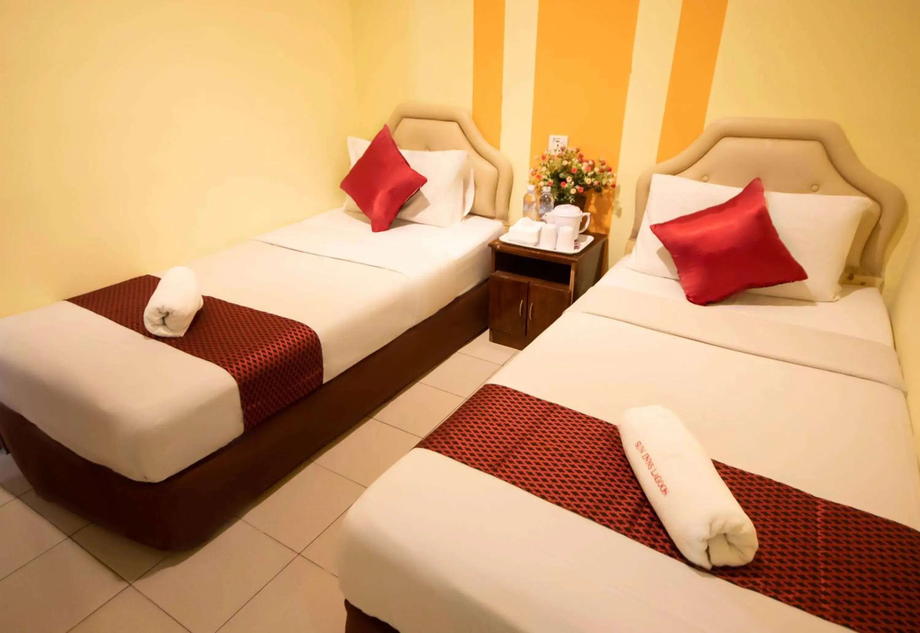 Bed in Sun Inns Hotel Lagoon near Sunway Lagoon Theme Park Bed in Sun Inns Hotel Lagoon near Sunway Lagoon Theme Park