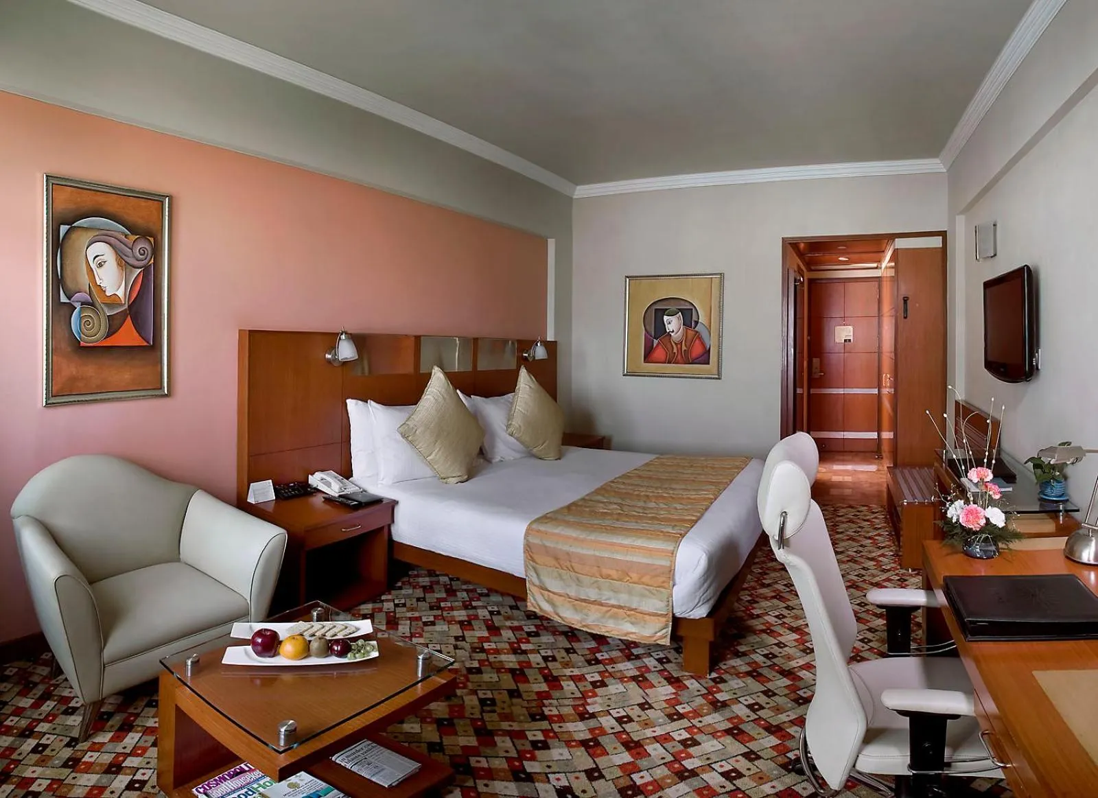 Bed in The Suryaa New Delhi