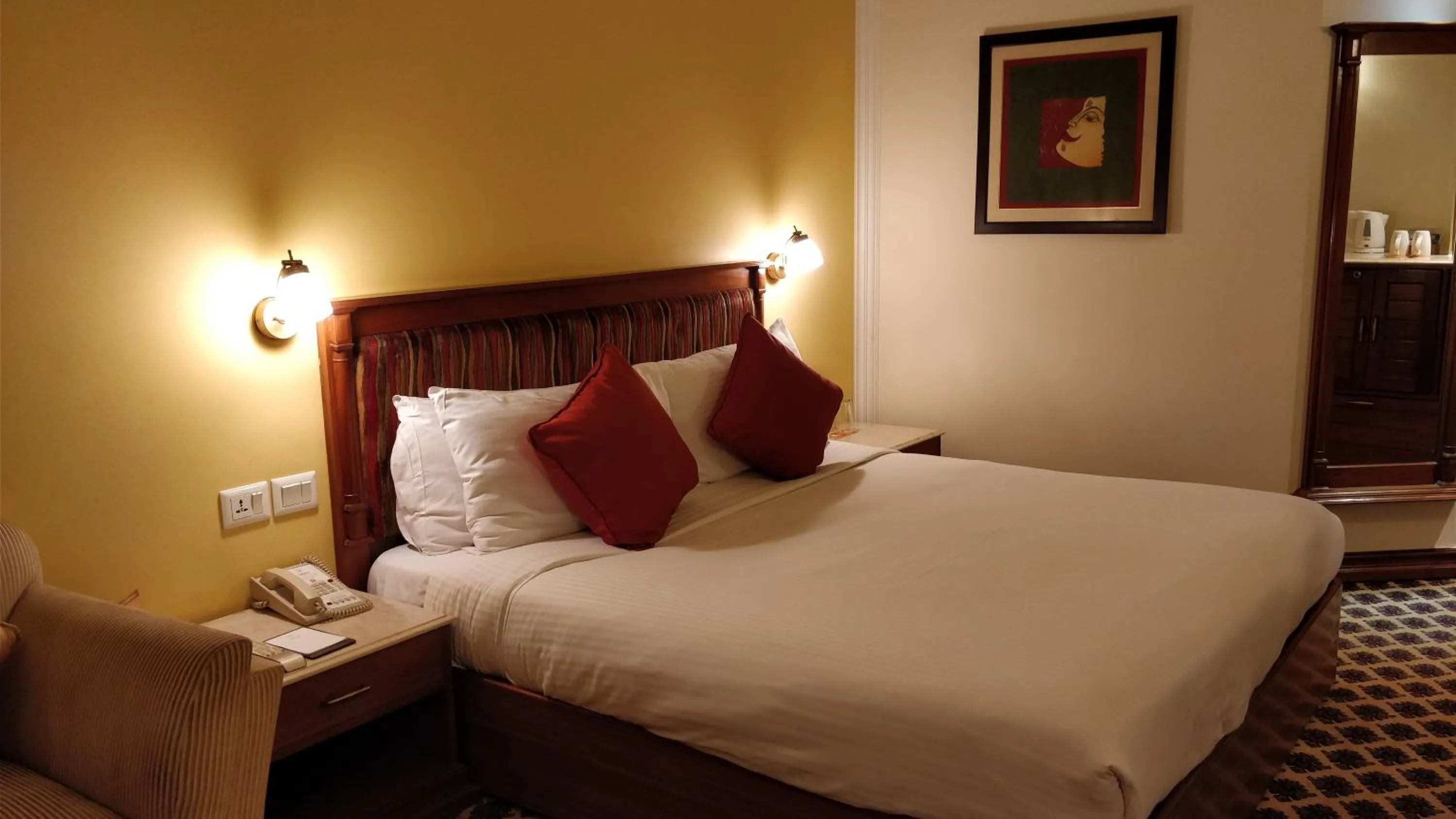 Bed in The Suryaa New Delhi