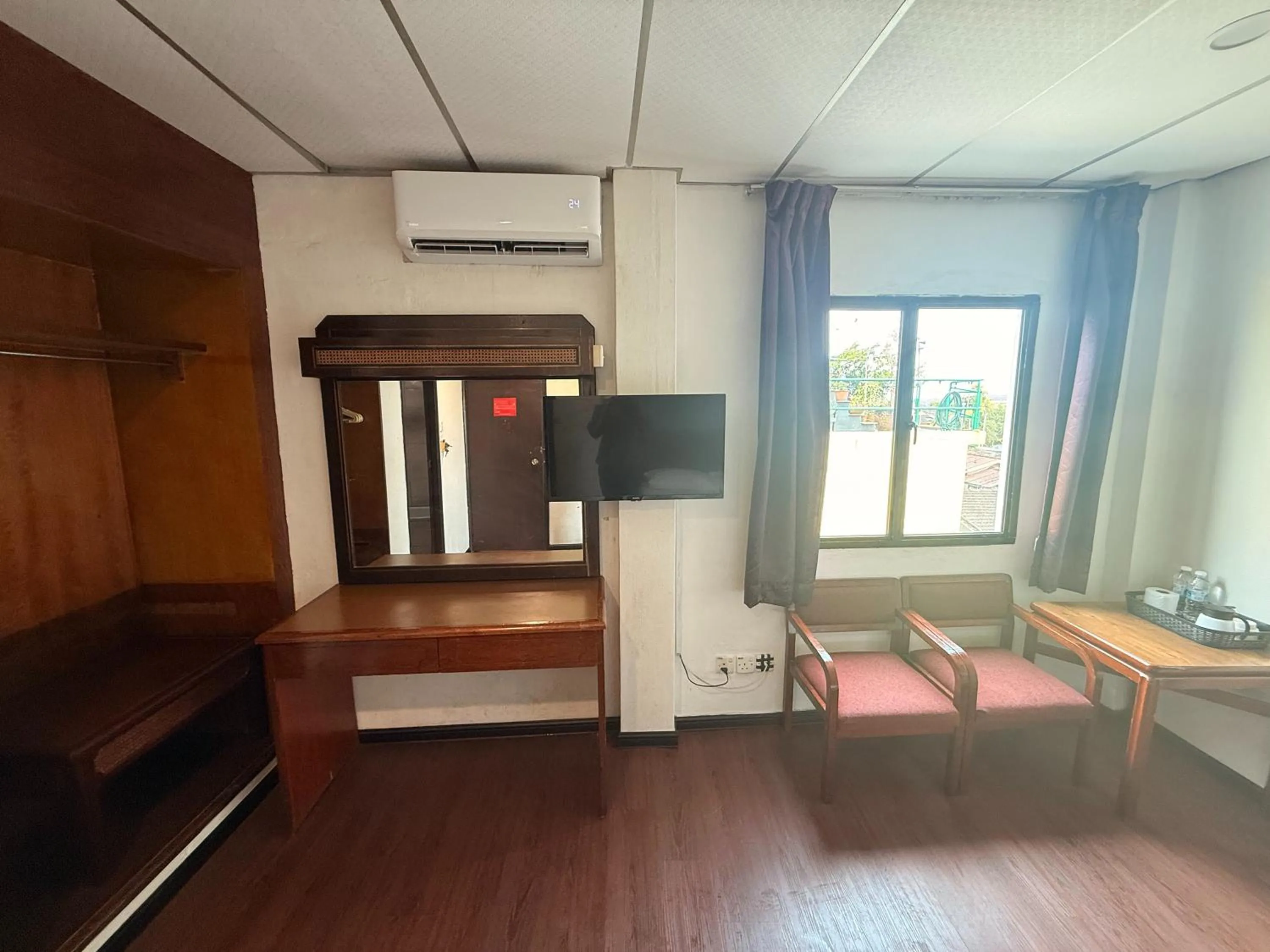 TV and multimedia, Bed in Anika Inn Kluang