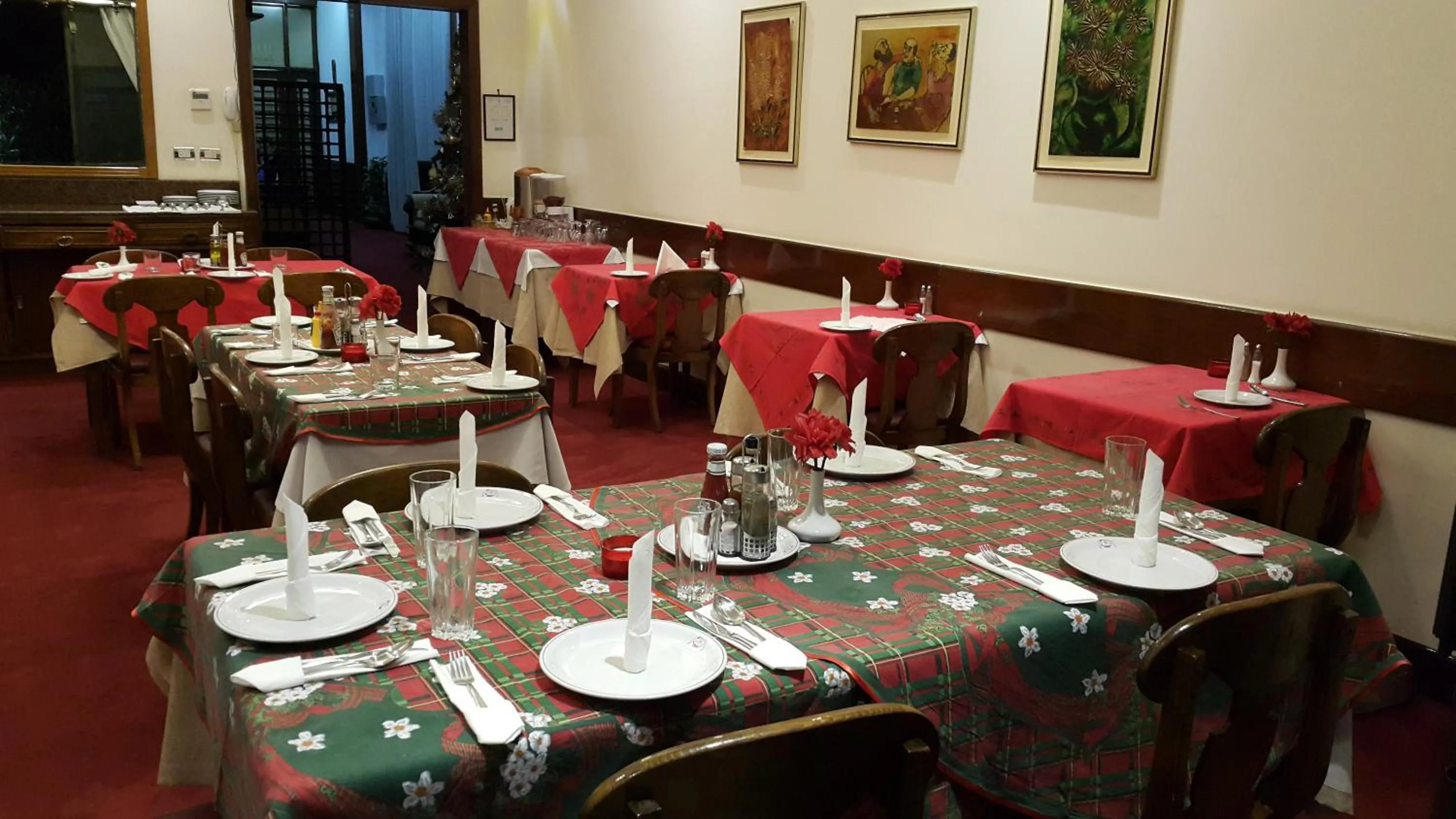 Restaurant/places to eat in Horus House Hotel Zamalek