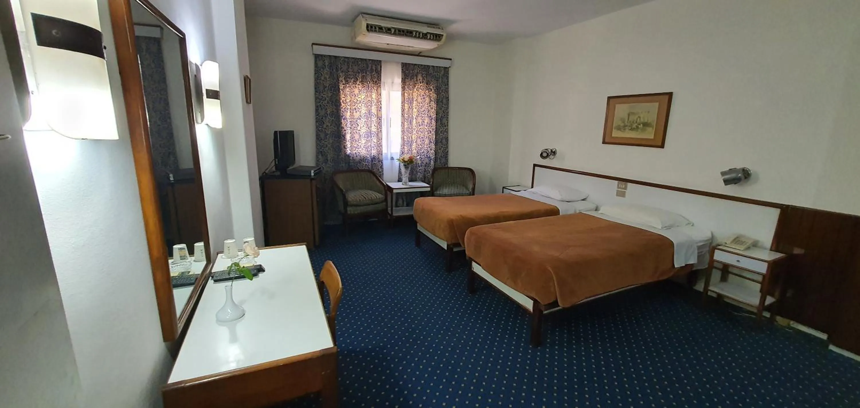 Photo of the whole room, Bed in Horus House Hotel Zamalek