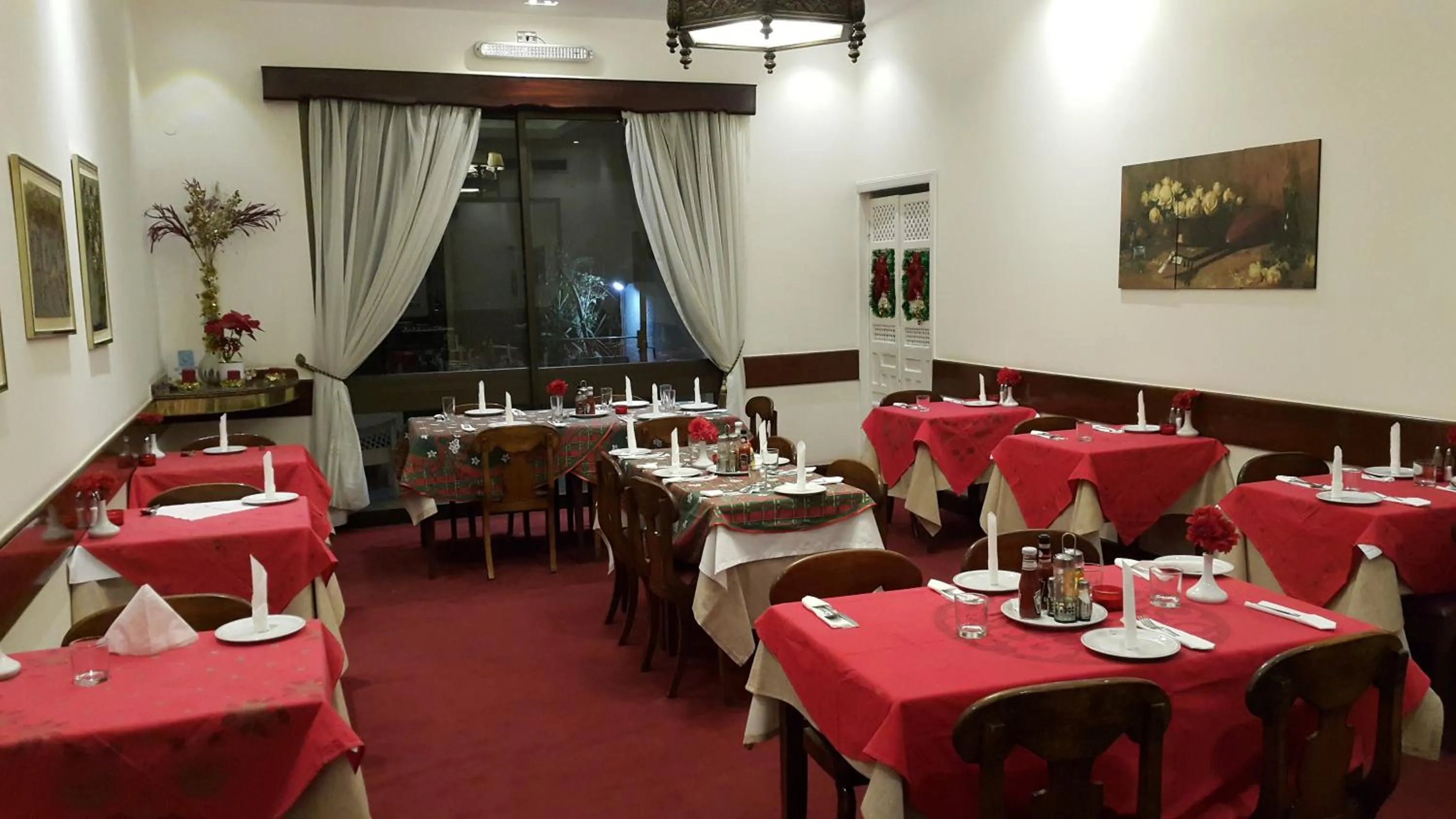 Restaurant/places to eat in Horus House Hotel Zamalek