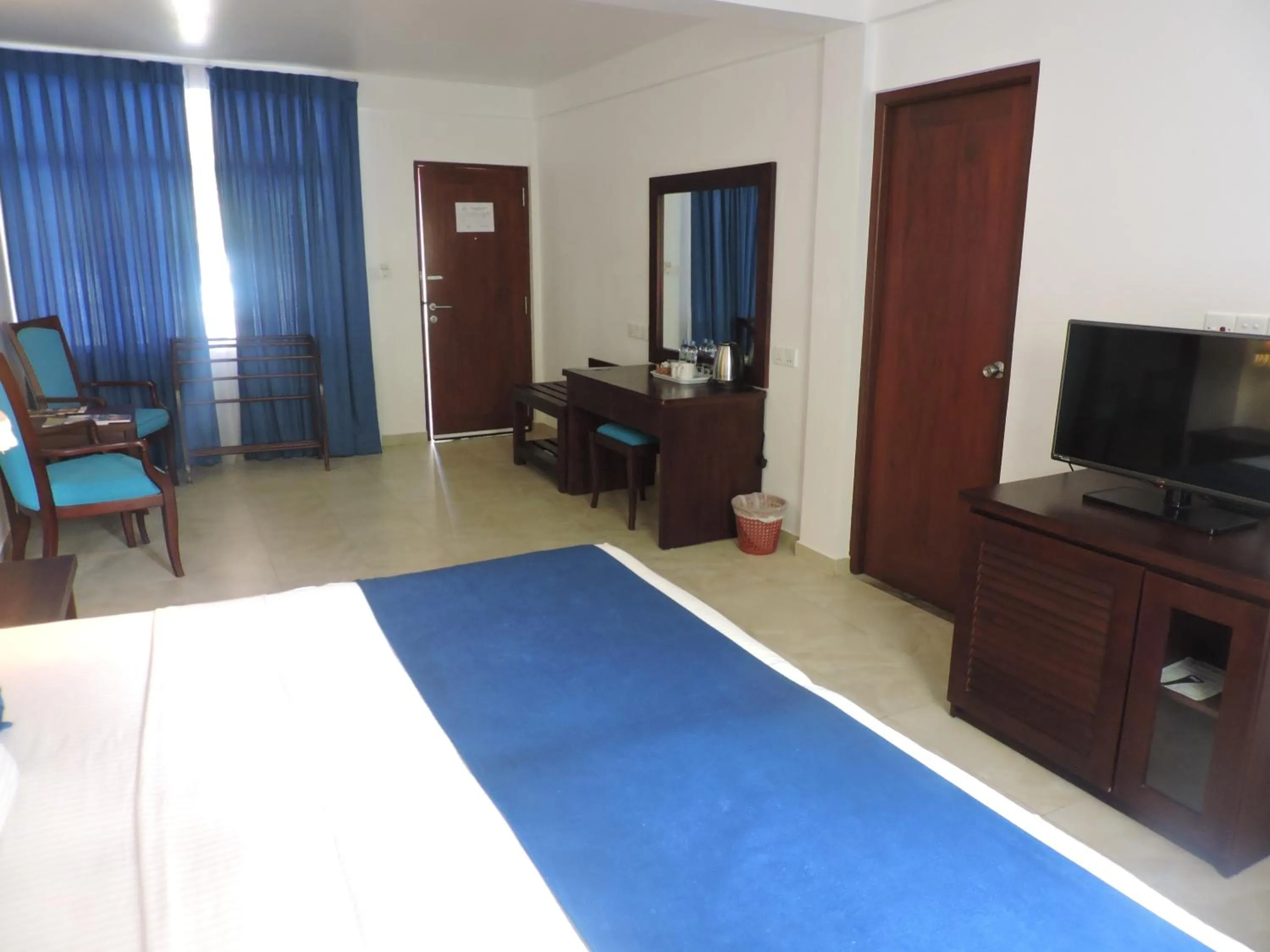 TV and multimedia, Bed in Pigeon Island Beach Resort