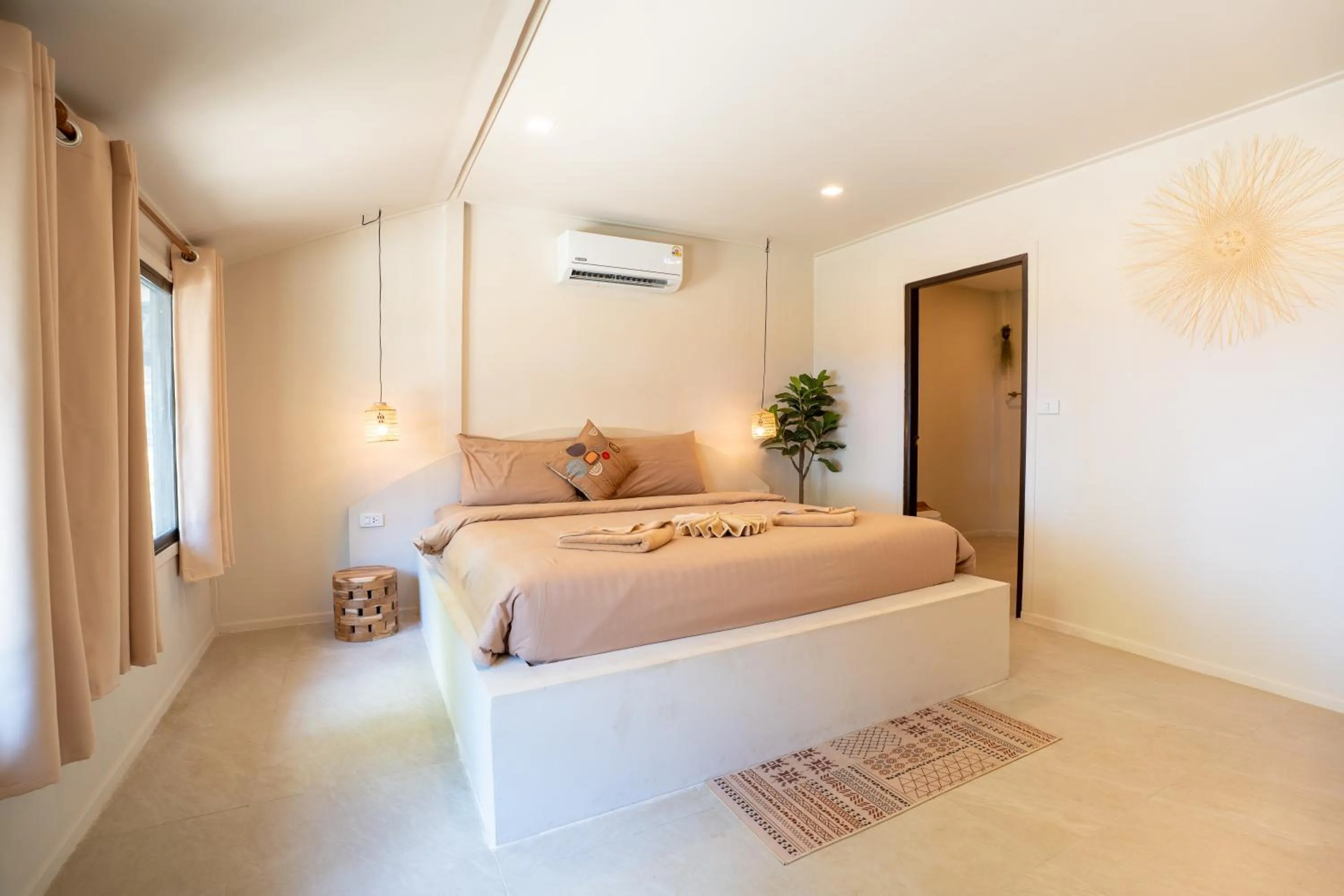 Bedroom, Bed in Relax Bay Beach Resort